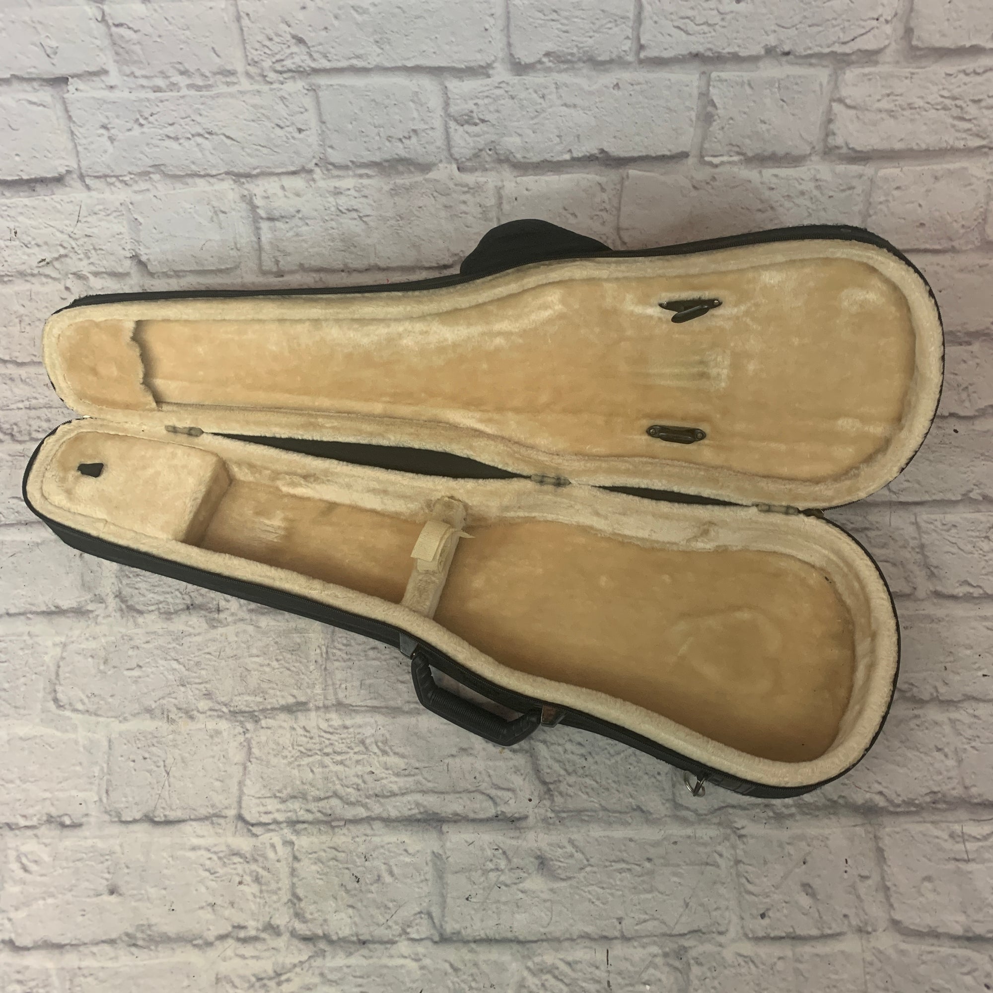 1/2 Half Size Unknown Violin Polyfoam Black/Yellow Case