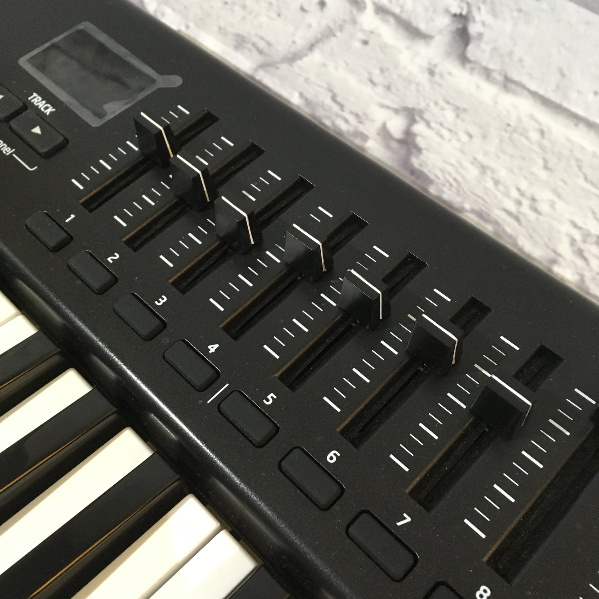 Novation Launchkey 61 Controller