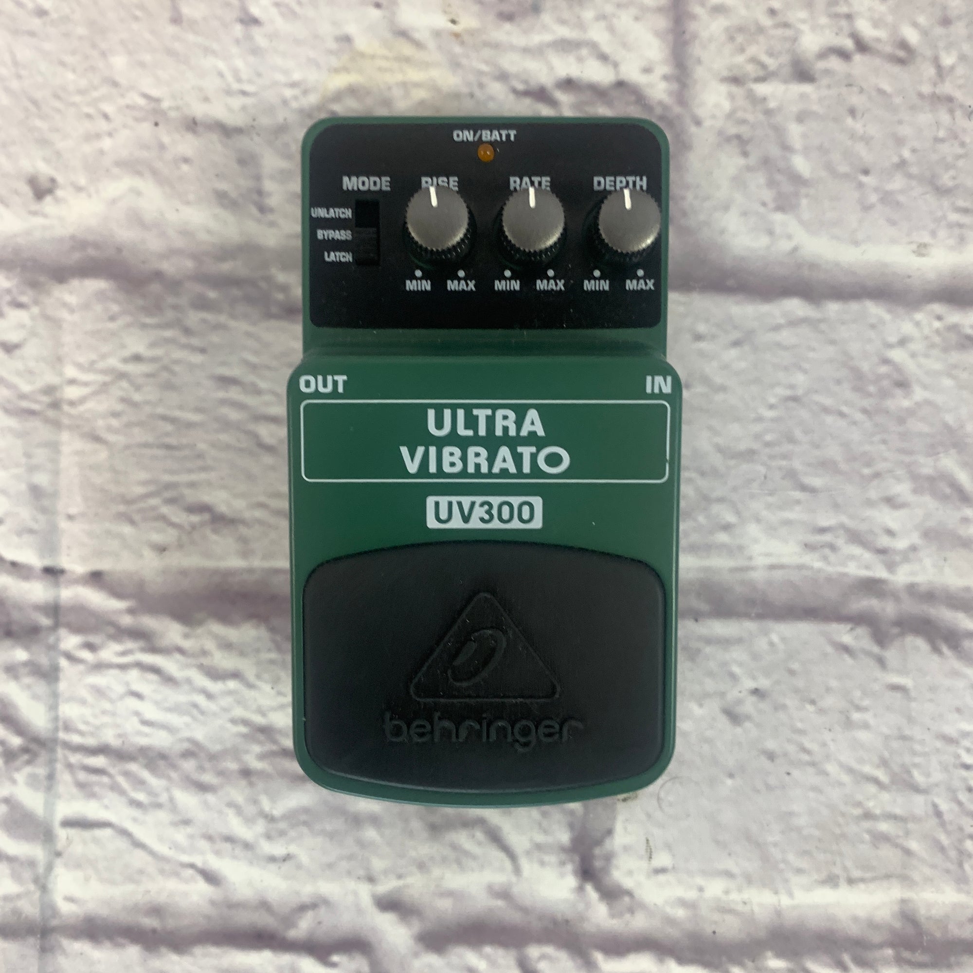 Behringer UV300 Ultra Vibrato Pedal