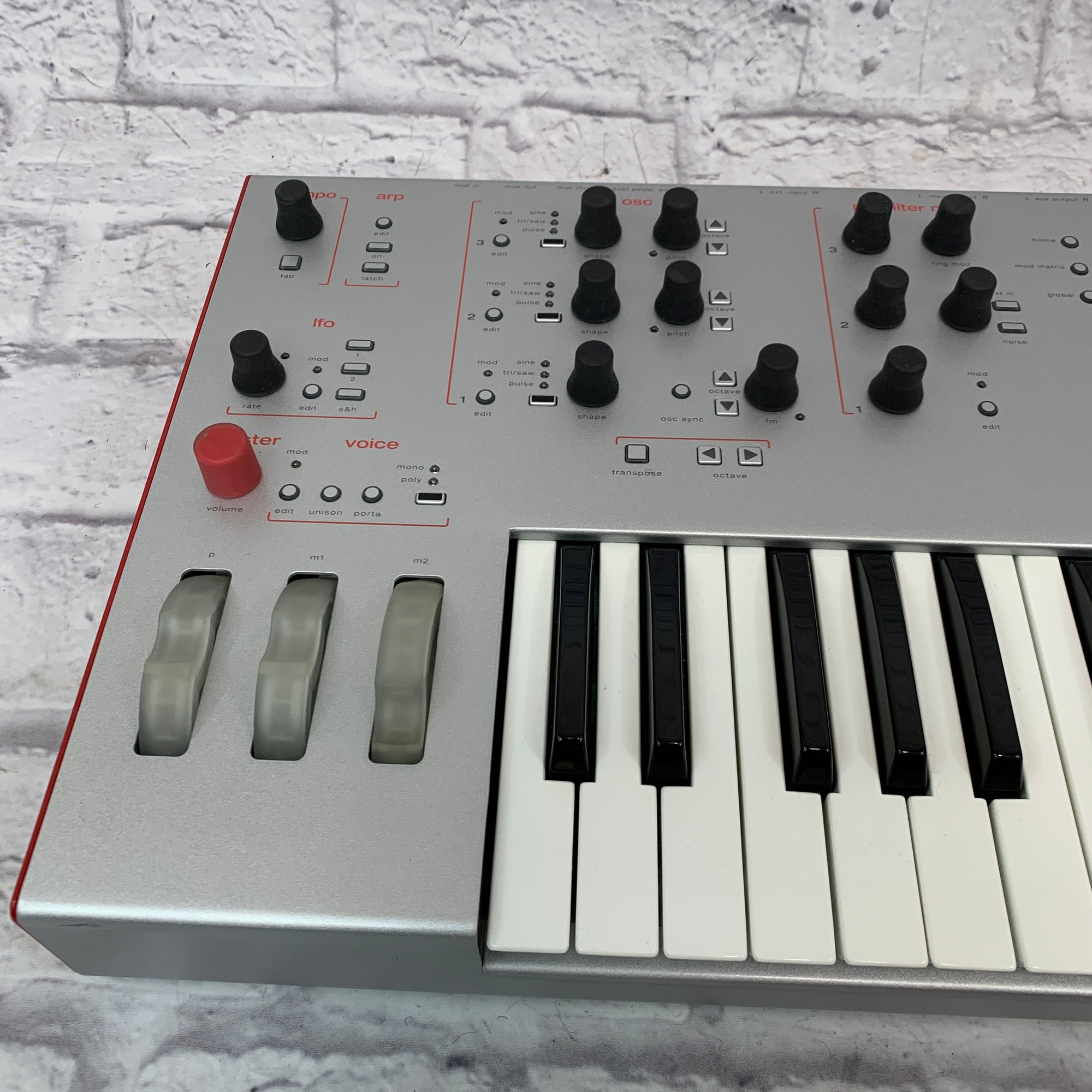 Alesis Ion 49-Key Analog Modeling Synthesizer