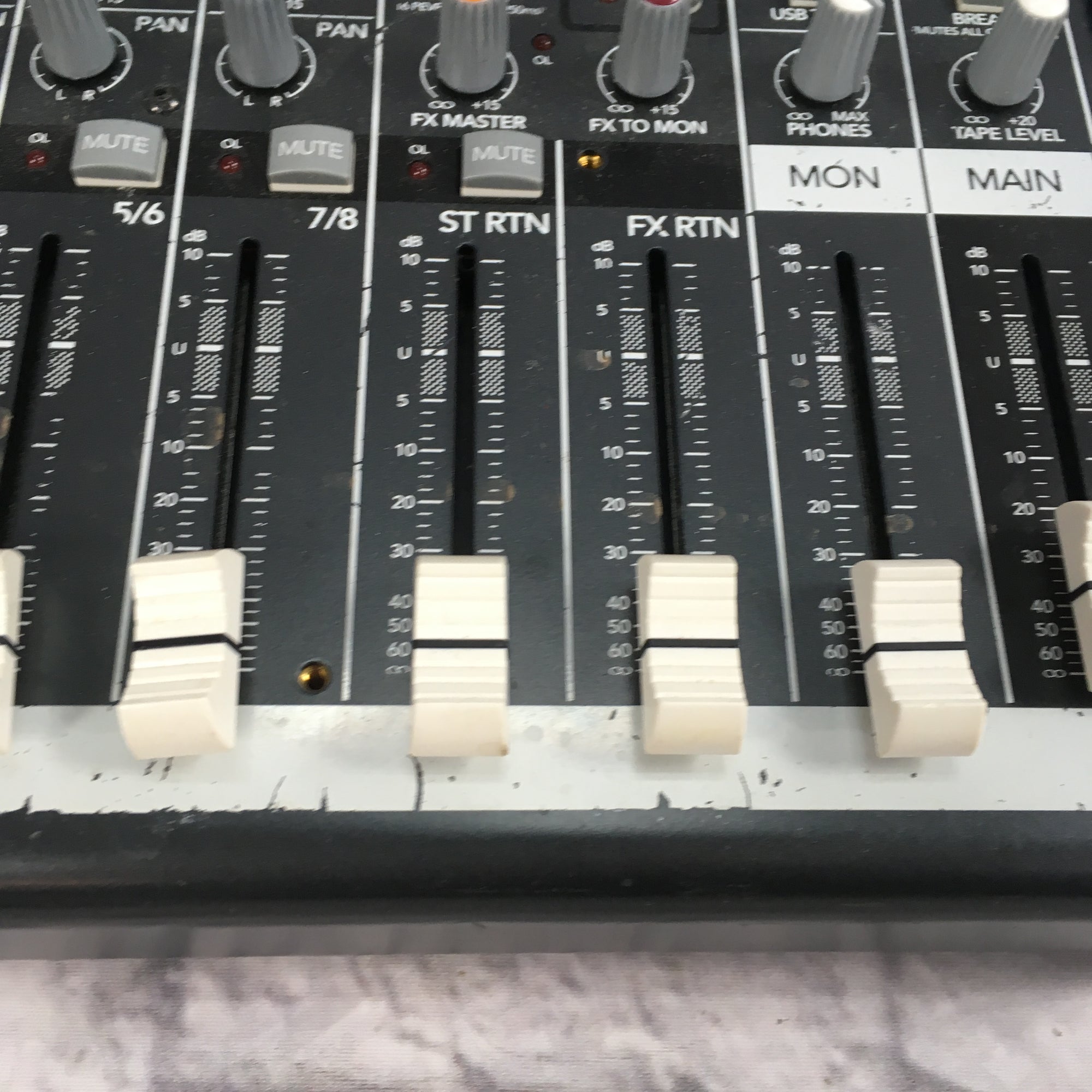 Mackie PROFX8 Professional Mic/Line Mixer with FX