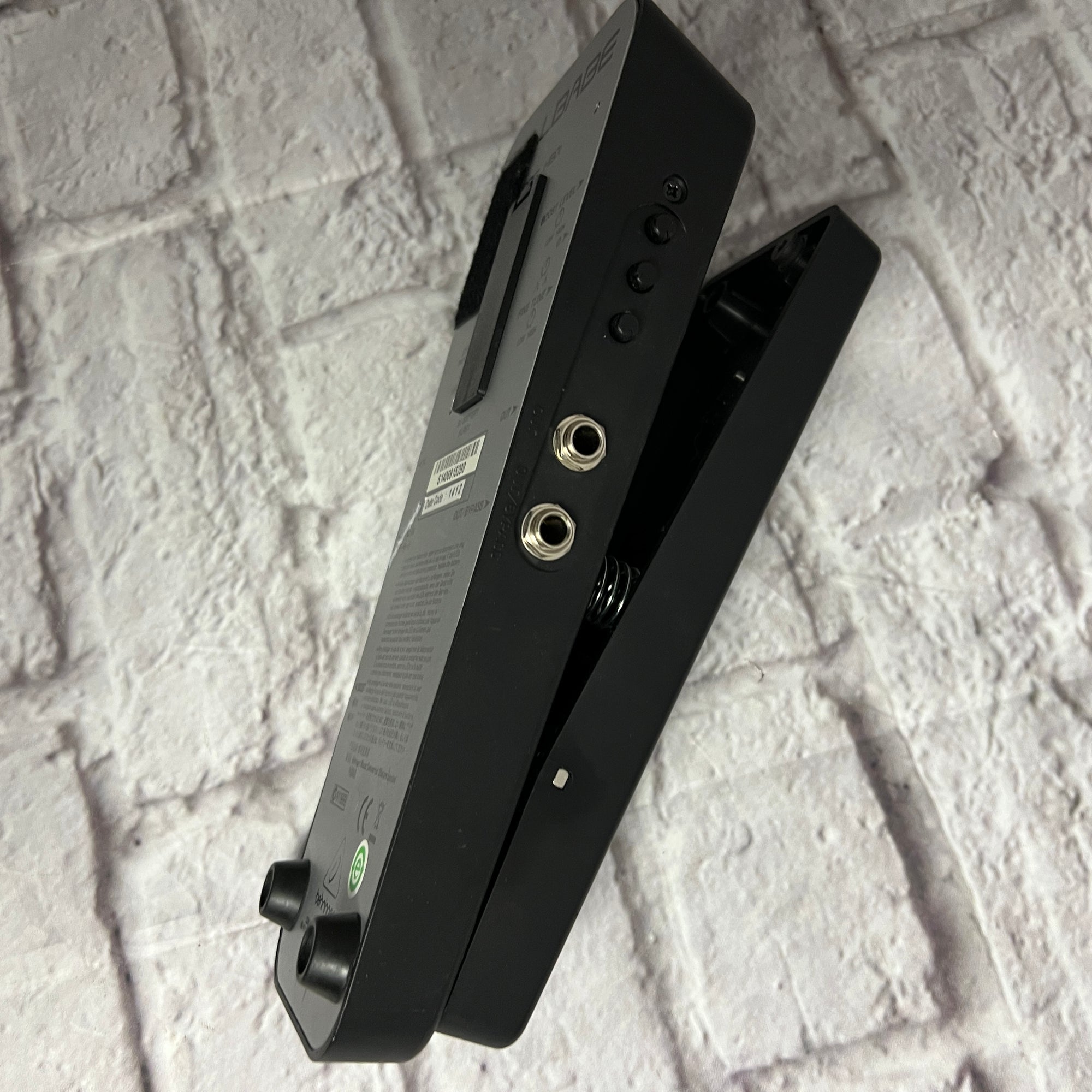 Behringer  HB01 Hellbabe Ultimate Wah  Pedal