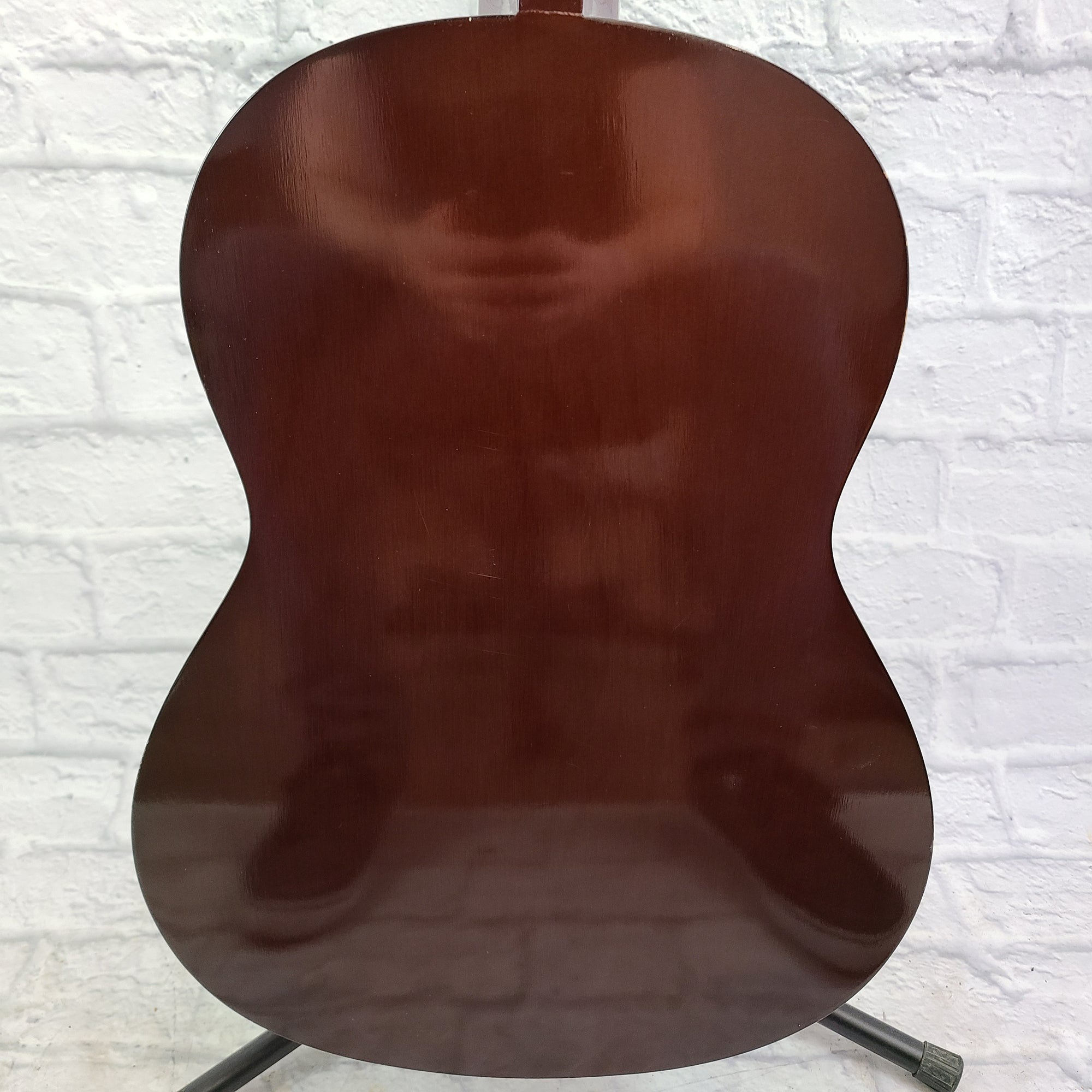 Yamaha C-40 Classical Acoustic Guitar w/ Chipboard Case