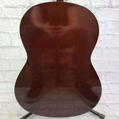 Yamaha C-40 Classical Acoustic Guitar w/ Chipboard Case