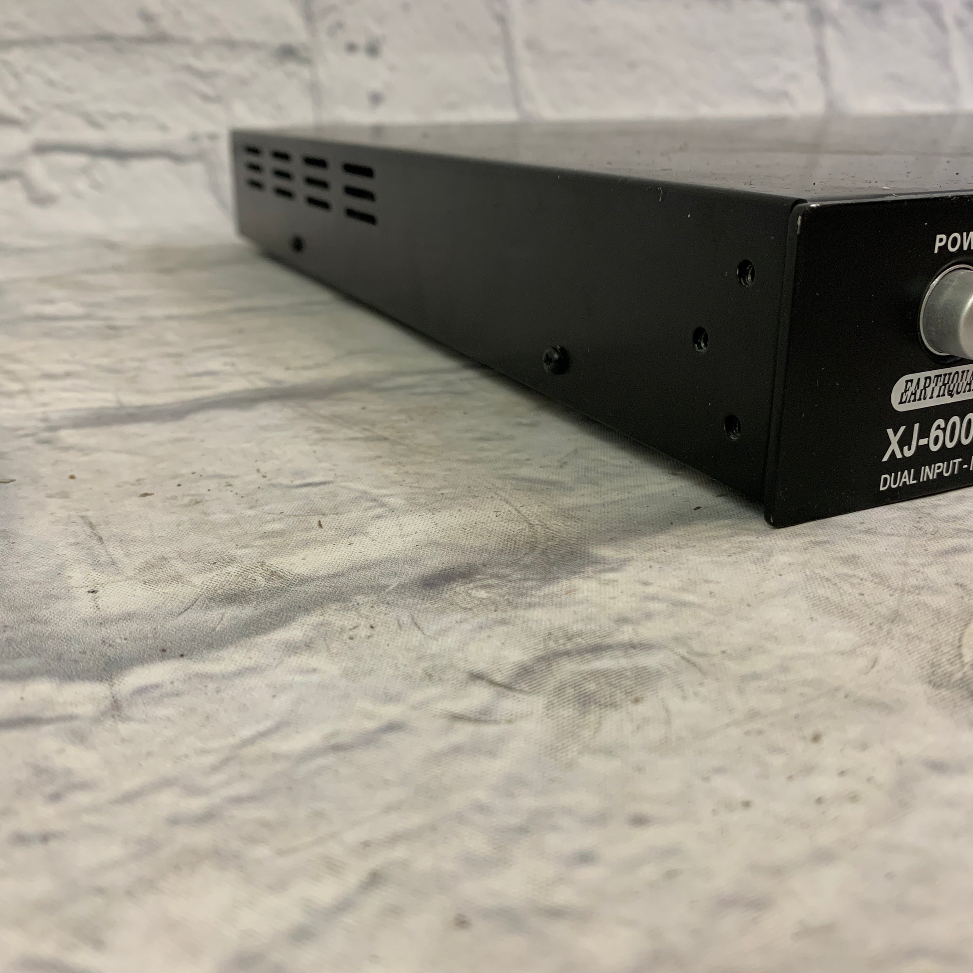 Earthquake Music XJ-600R Dual-Input Mono Block AS IS
