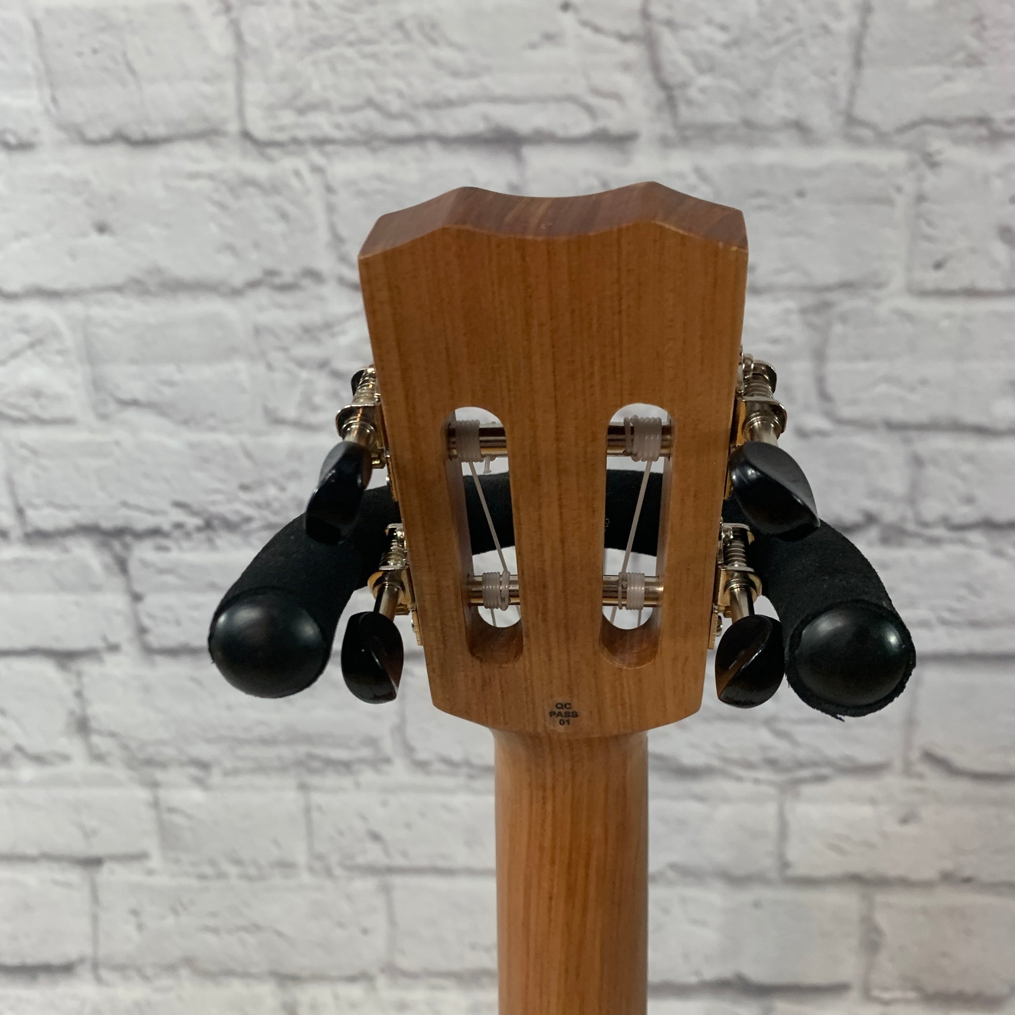 Cordoba 28T-CE Tenor Ukulele