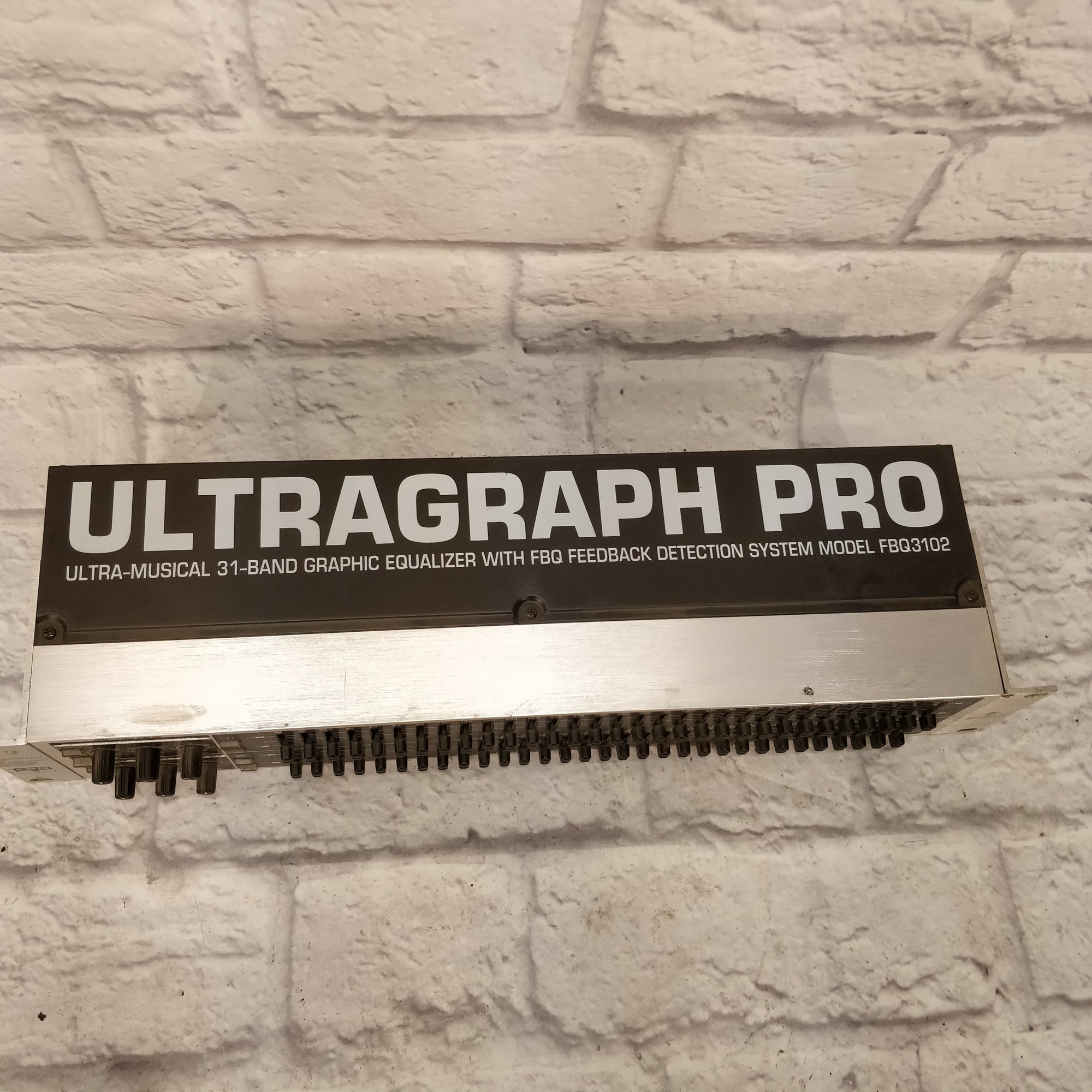 ULTRAGRAPH PRO 31バンドイコライザーFBQ3102 ULTRAGRAPH PRO 31バンドイコライザーFBQ3102 Behringer FBQ3102