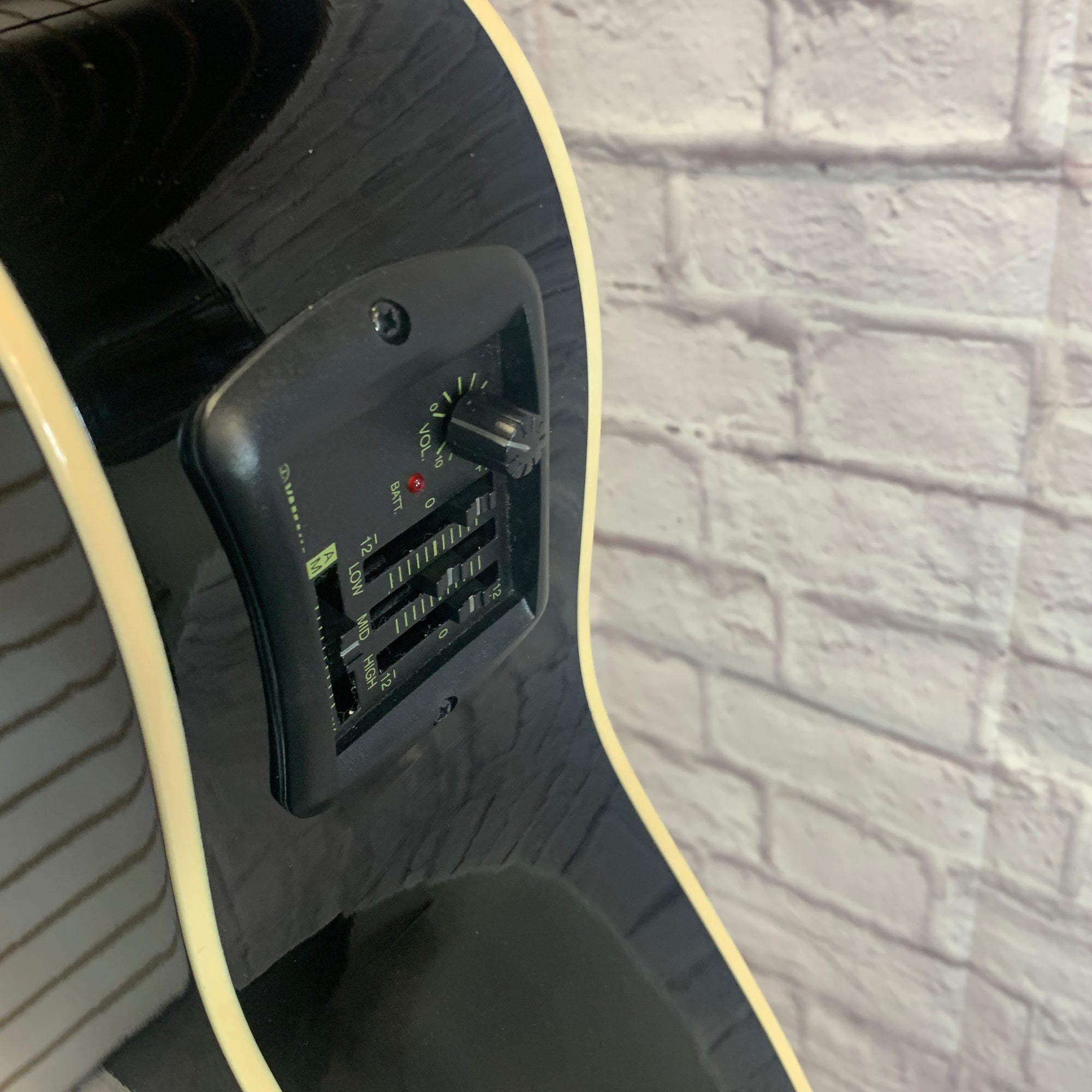 Yamaha FX335C Acoustic Guitar