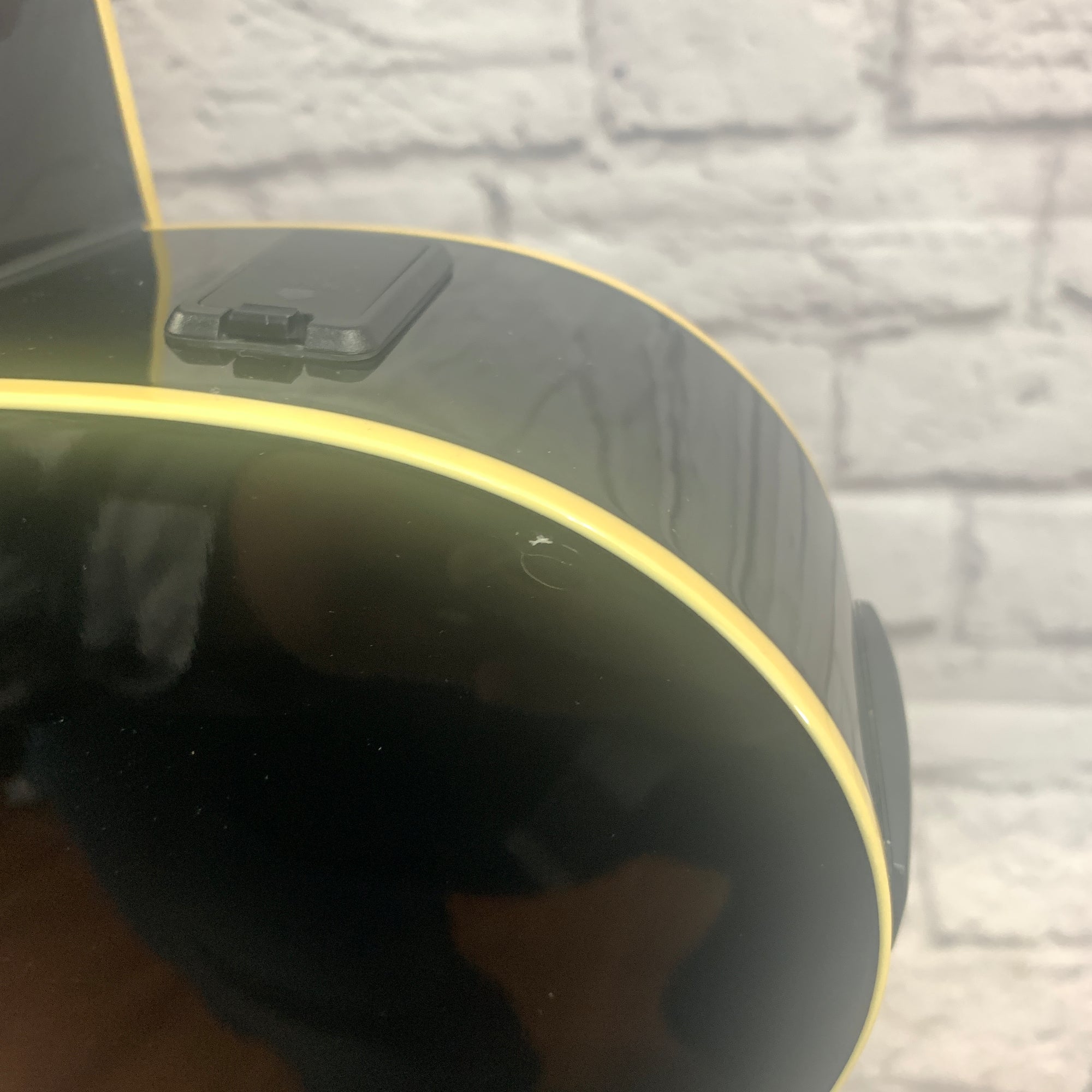 Yamaha APX600 Acoustic Electric Guitar