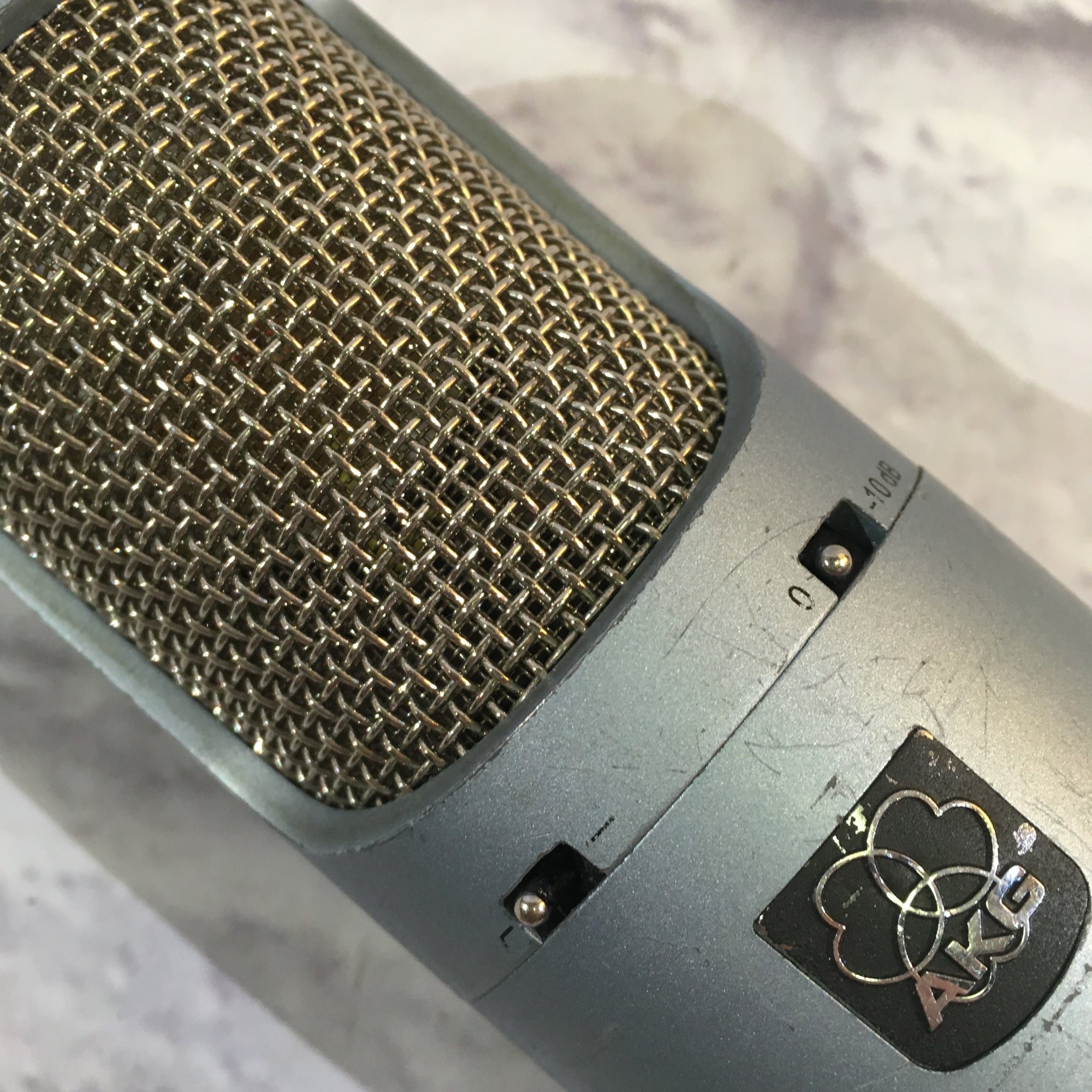 AKG Perception 200 Microphone - Evolution Music