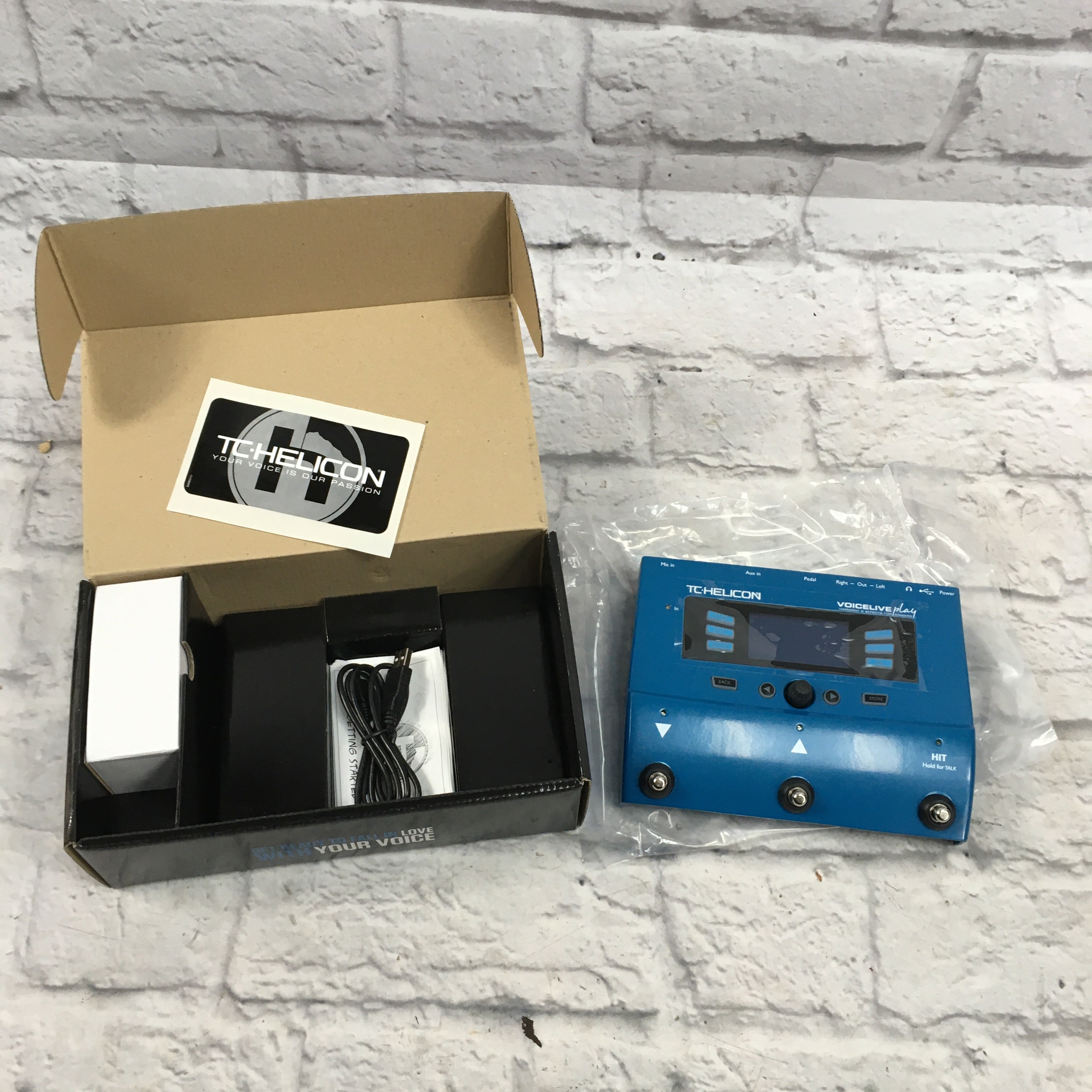 TC Helicon Voicelive Play Vocal Pedal - Evolution Music