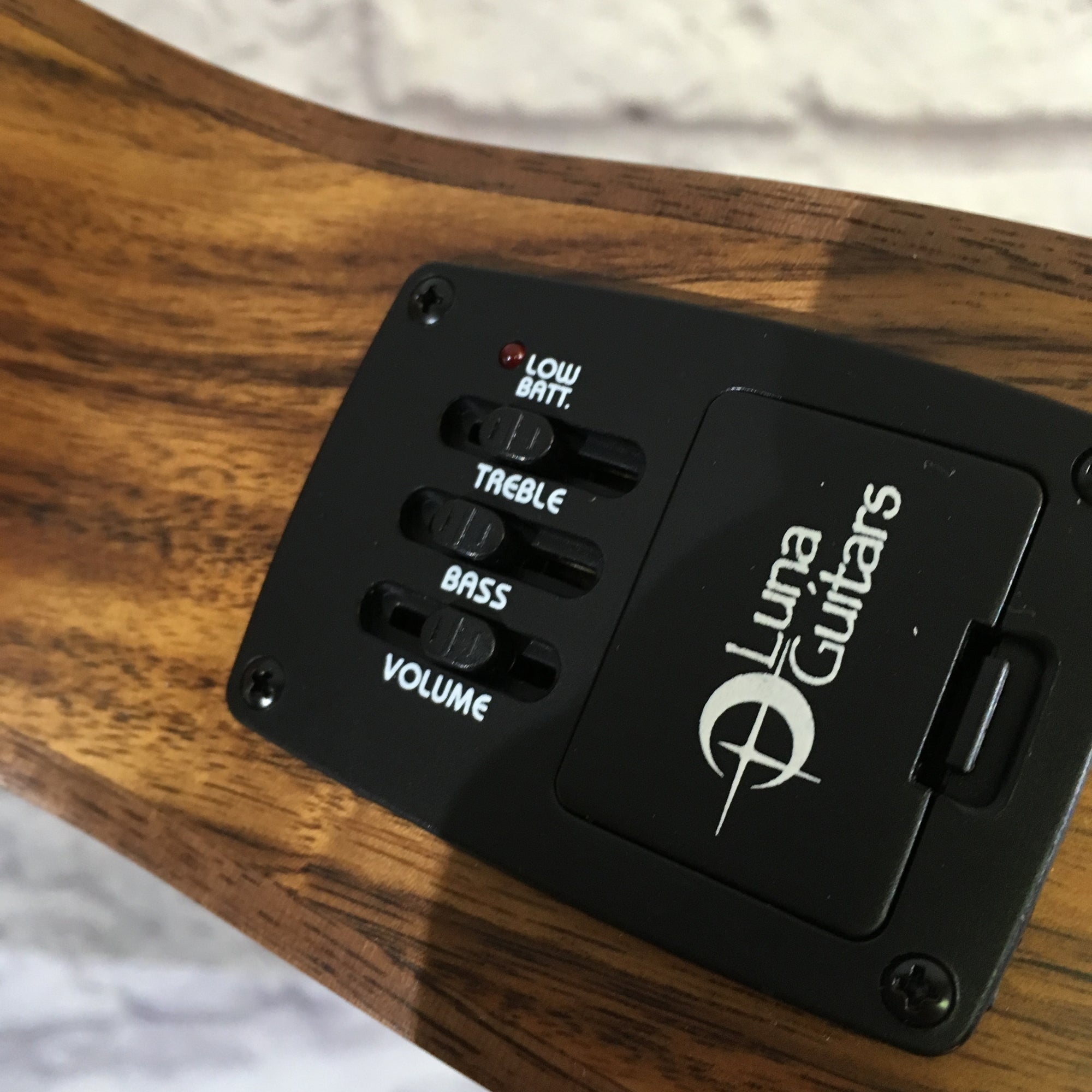 Luna HTC Koa Ukulele