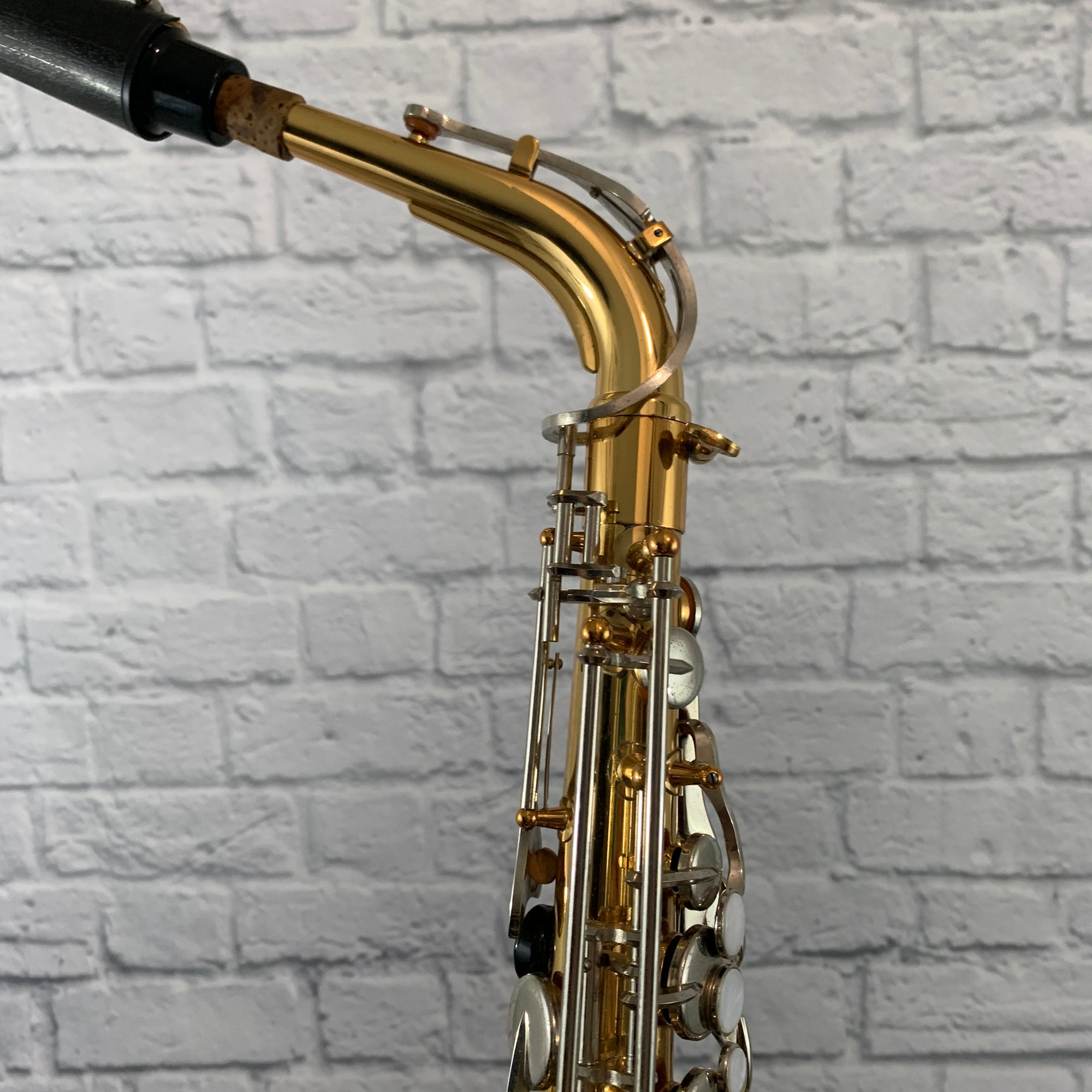 MIJ Vito Alto Saxophone w/ Pro-Tec Case