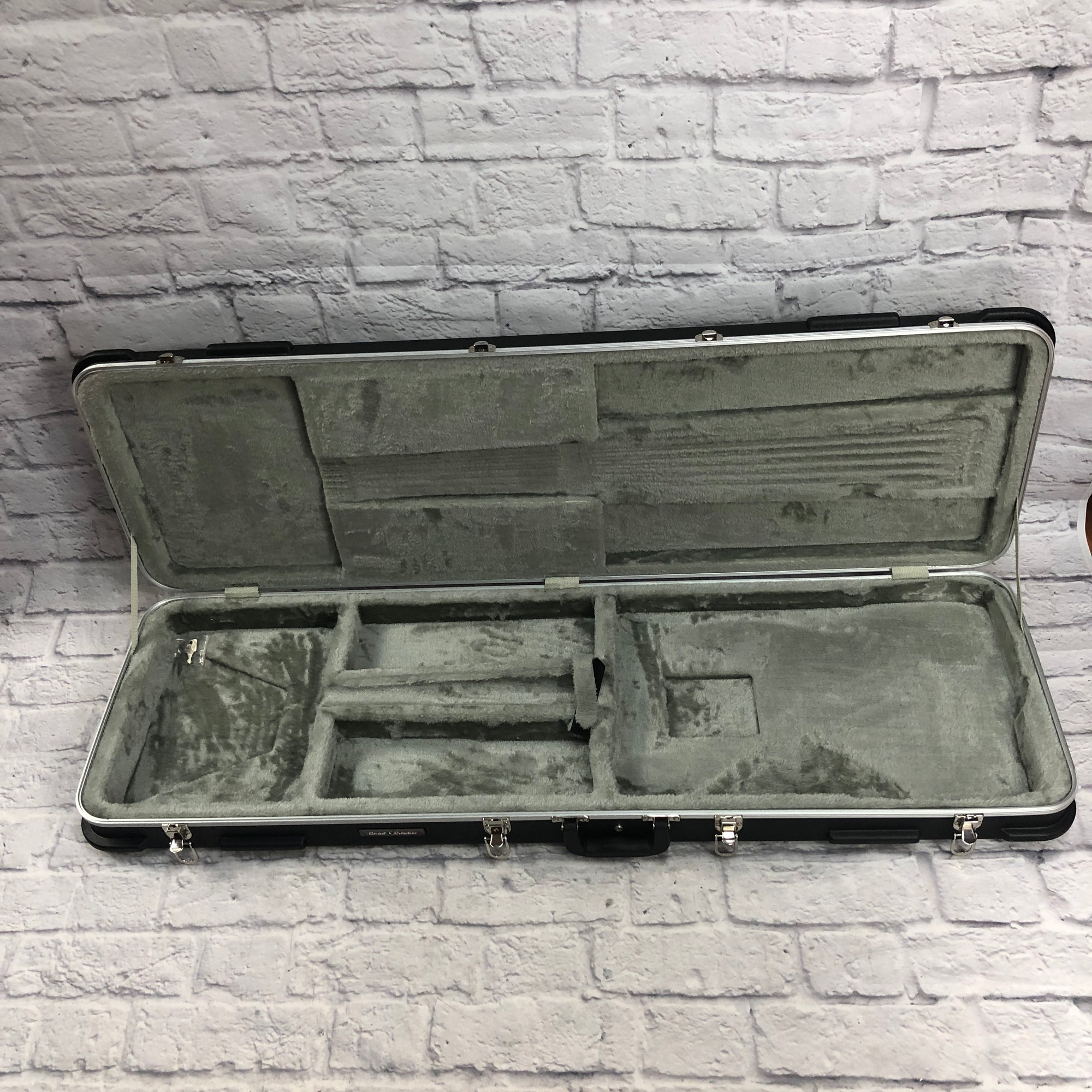 Road Runner Molded Hard Shell Bass Guitar Case