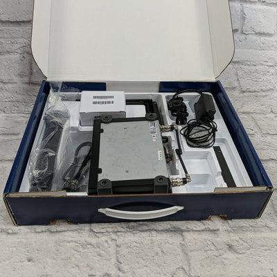 Shure SLX Wireless Microphone System w/ SM58