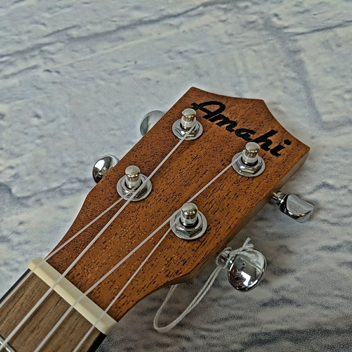 Amahi UKC-3DA5 Sunflower Fields Concert Mahogany Ukulele