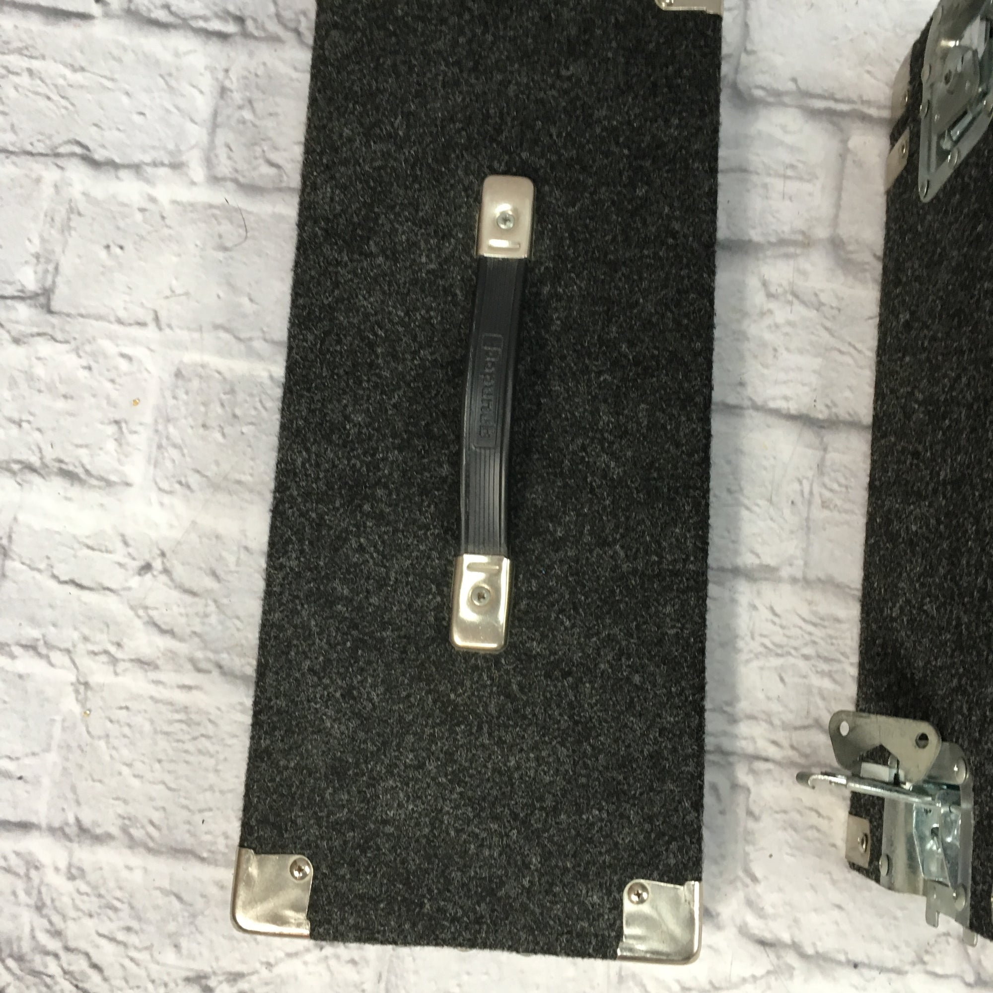 Grundorf 4 Space Carpet Rack Case