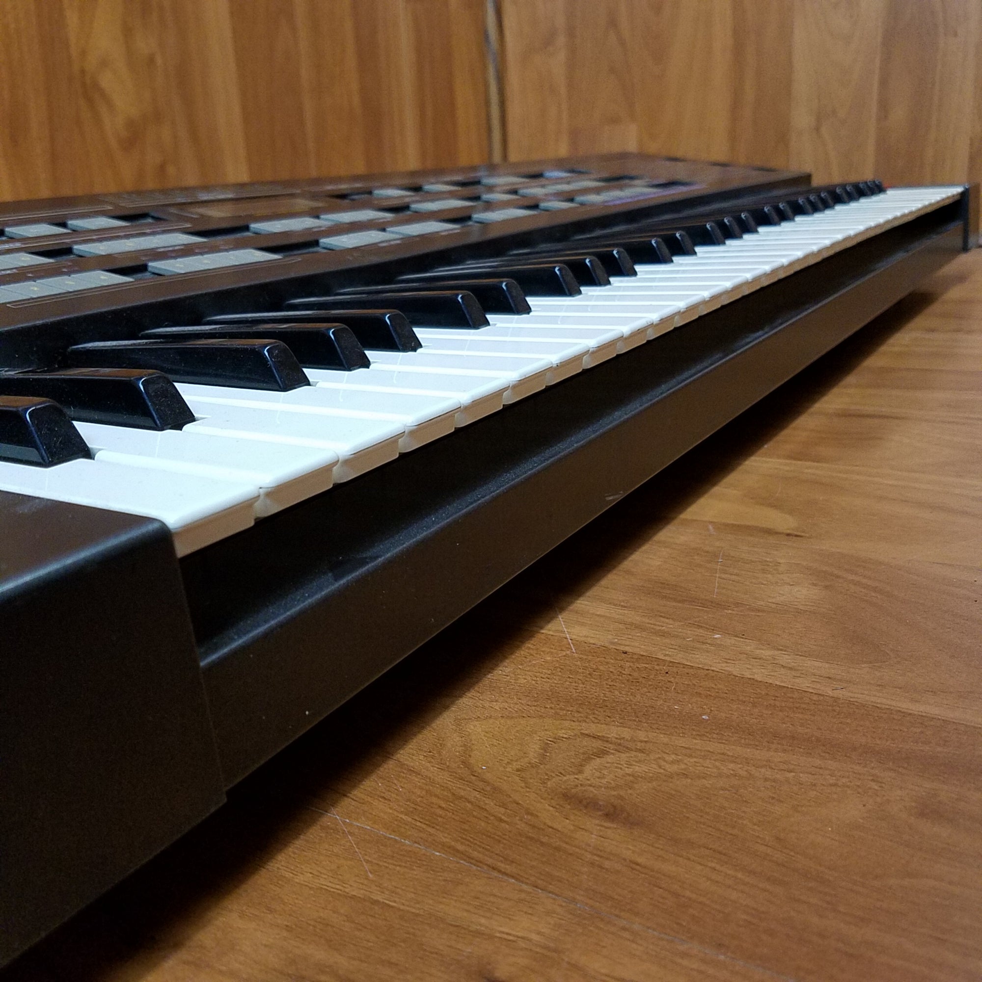Casio Cz3000 Synth Scratchy Pots