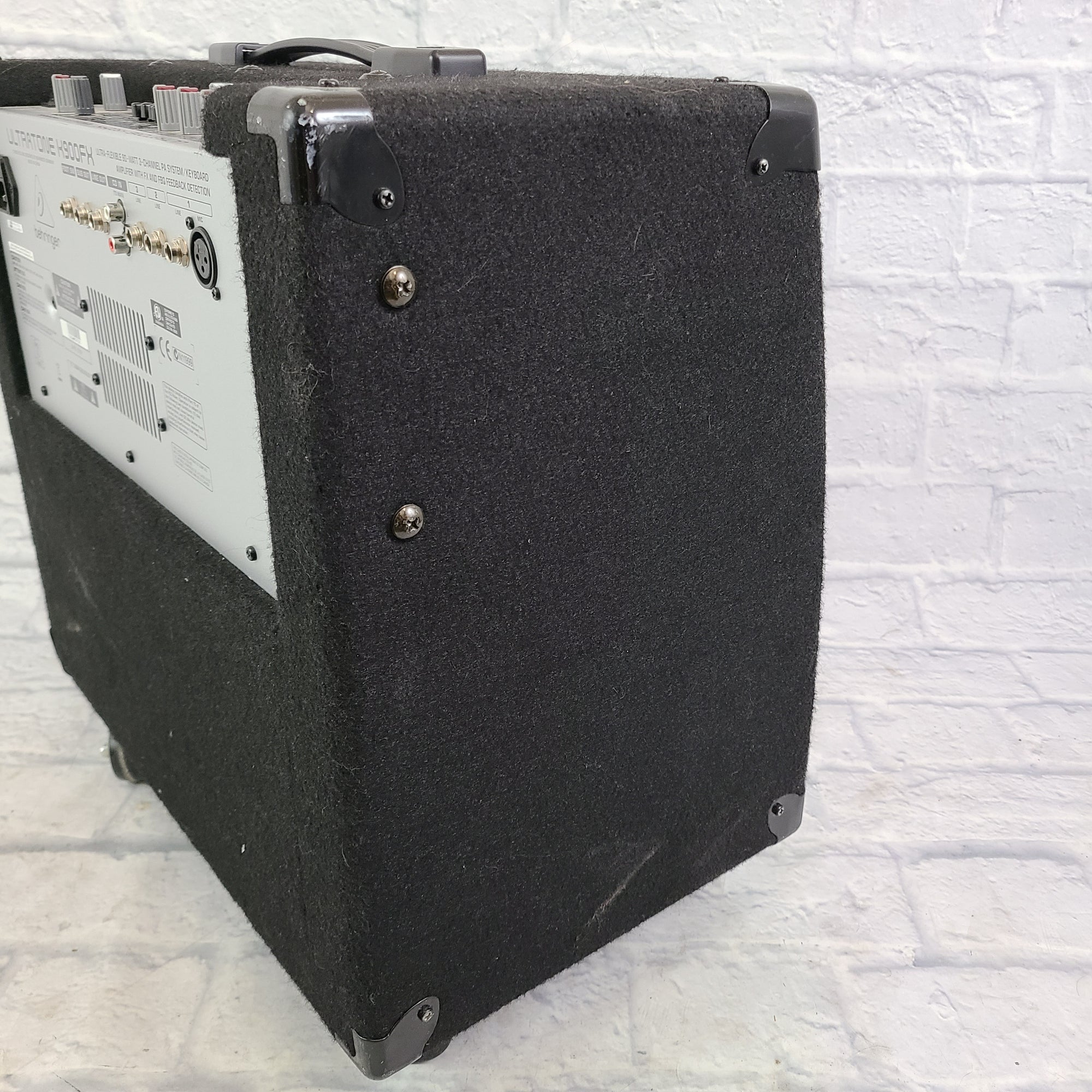 Behringer Ultratone X900FX Portable PA / Keyboard Amplifier