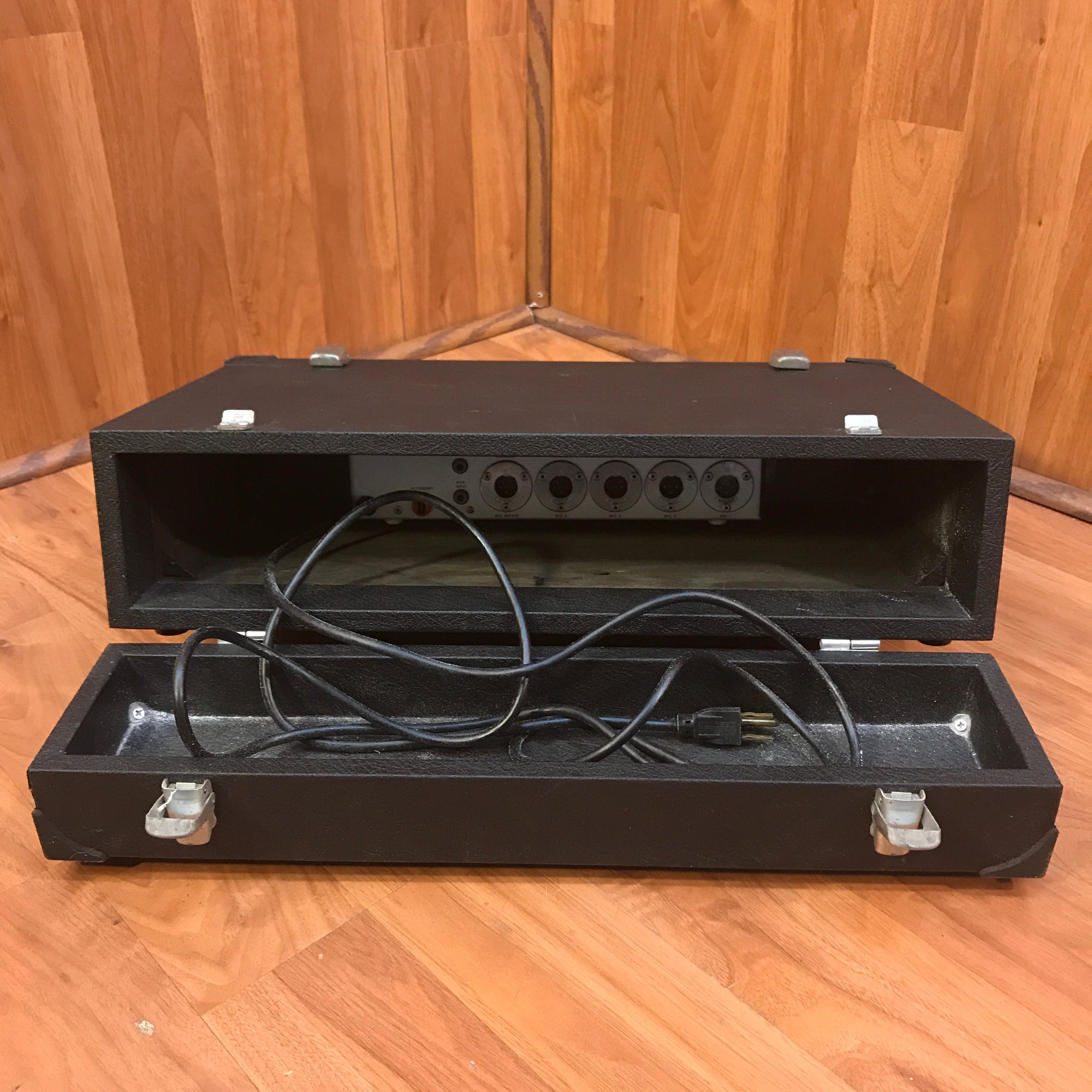 Shure A30A Mixer w/ Carrying Case