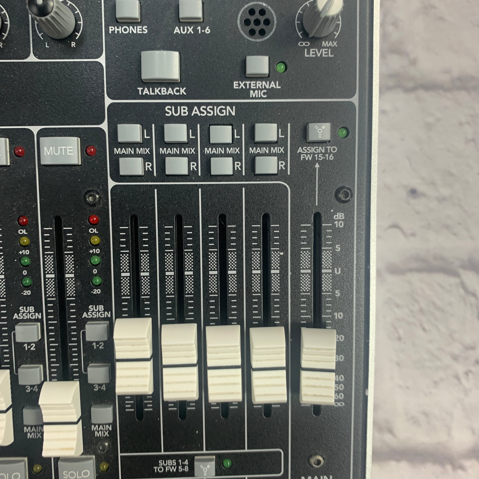 Mackie Onyx 1640i 16 Channel Mixer with Firewire - Evolution Music