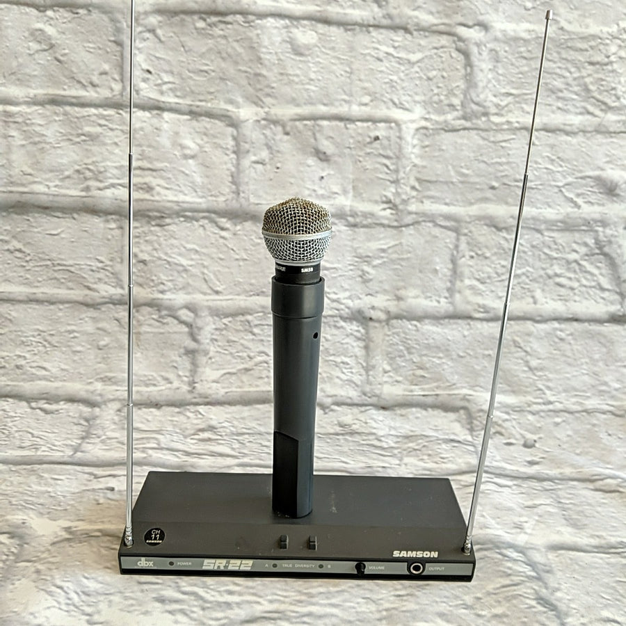 Samson SR-22 VHF-FM Wireless Unit w/ Shure SM58