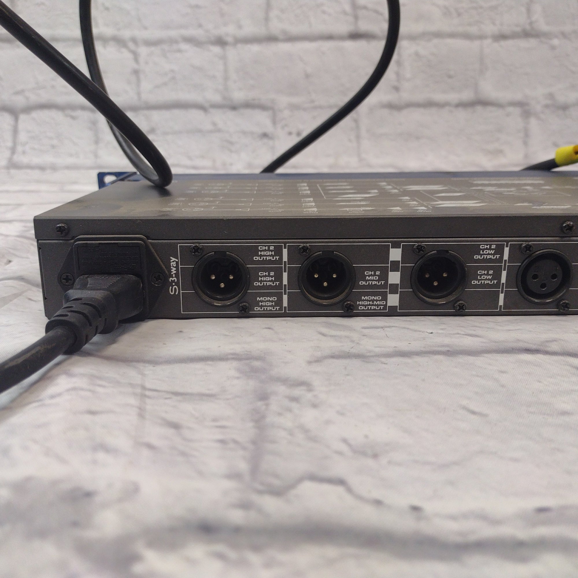 Samson S-3 Way Crossover - Evolution Music