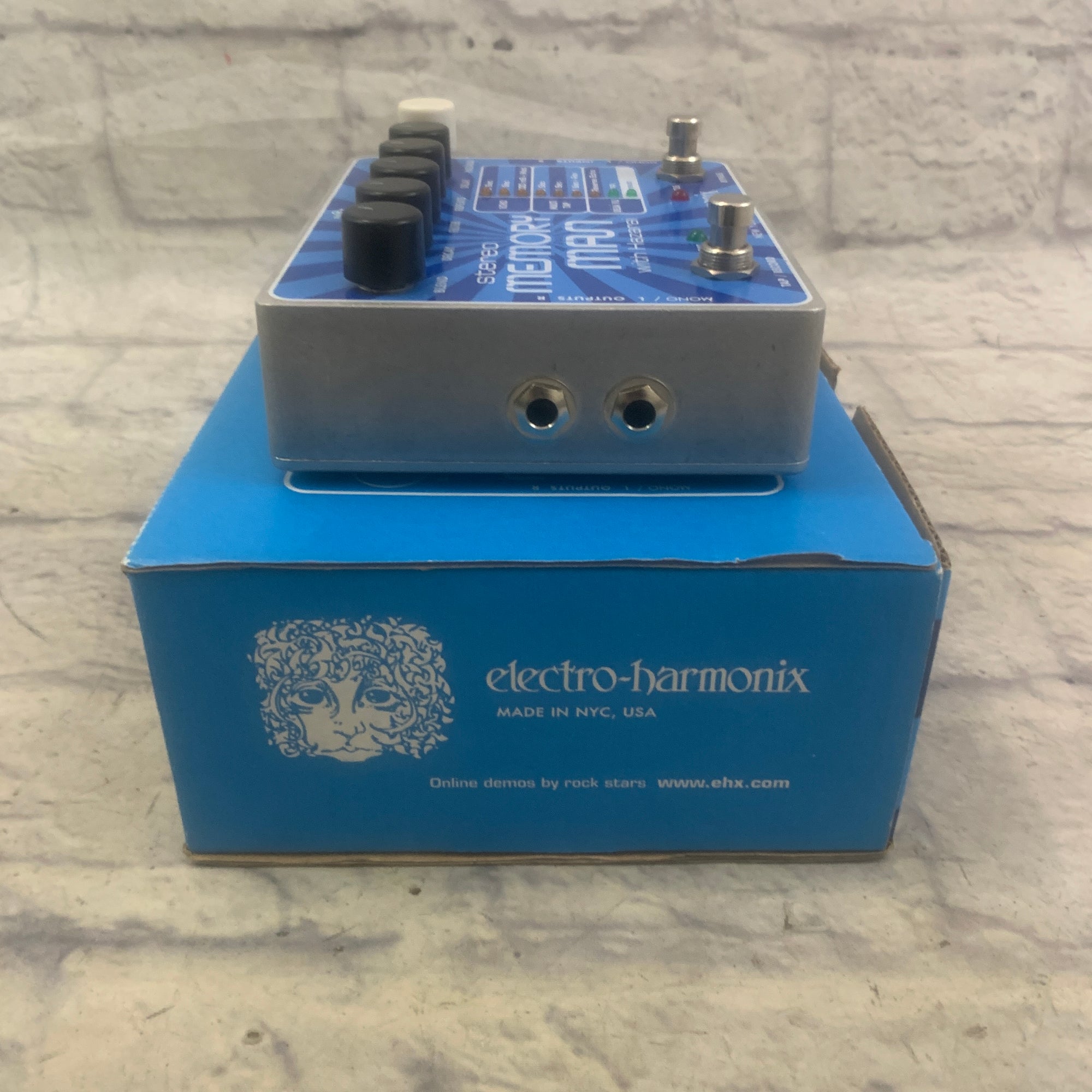 Electro-Harmonix Memory Man With Hazarai / Looper Delay Pedal