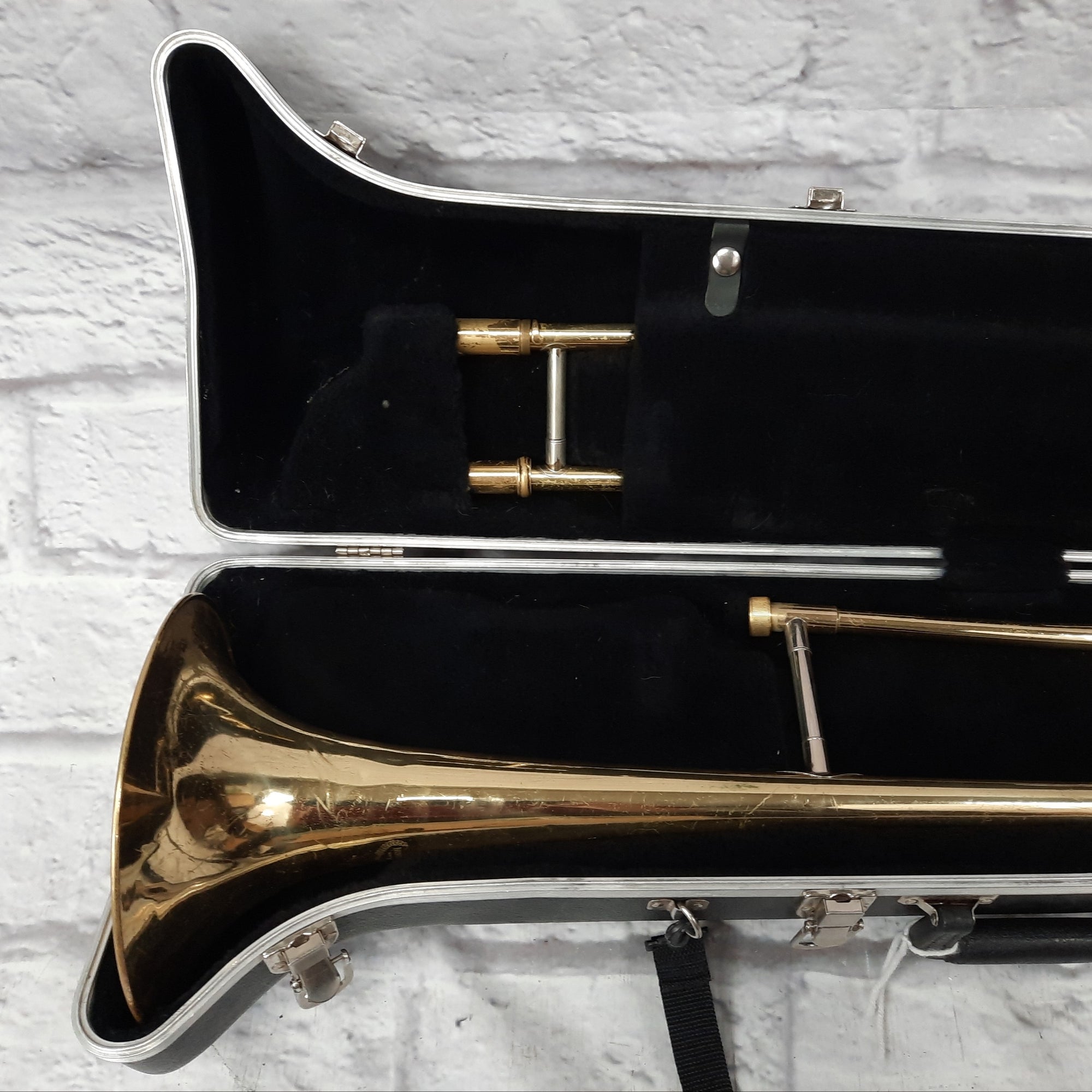 Hunter 6420L Bb Student Slide Trombone - Includes 12C mouthpiece, hard case, and extras - Ready to play!