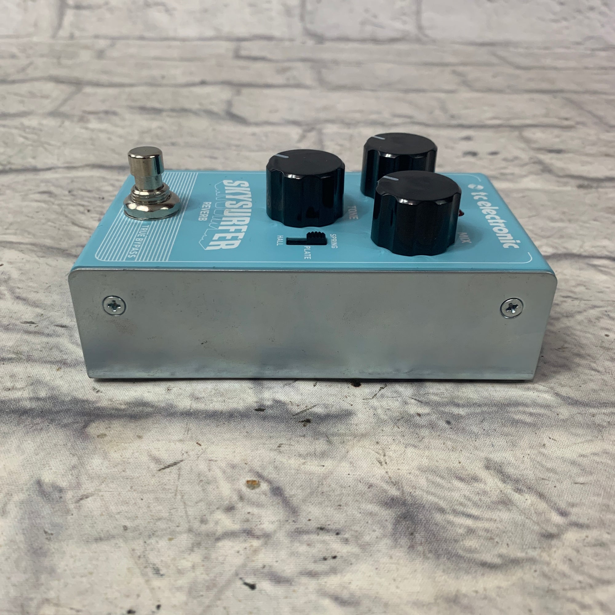 ギター tc electronic skysurfer reverb TC Electronic Skysurfer Reverb Effect Pedal | Guitar Center