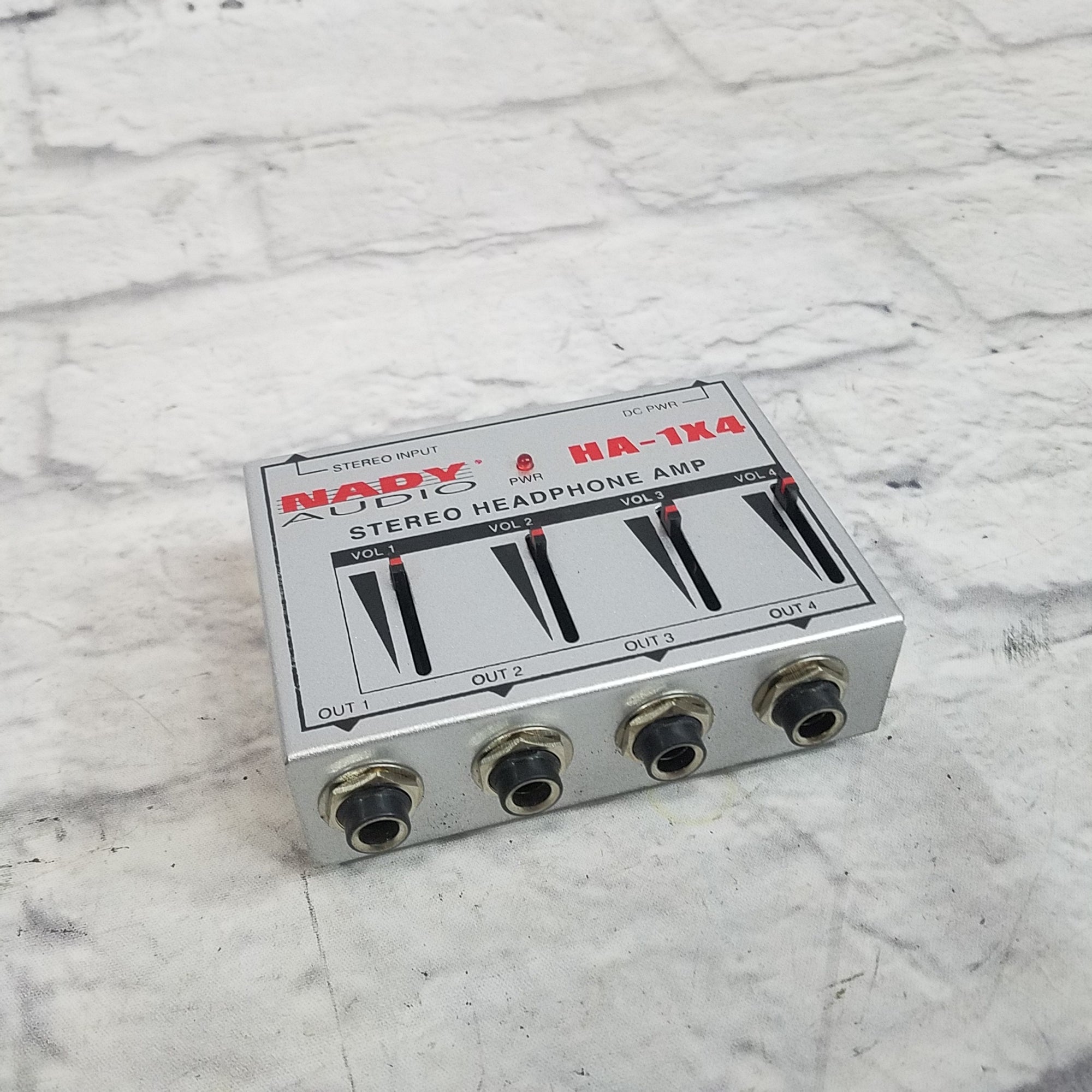 Hosa Technology MCA-428 - Single Channel Studio Microphone Preamplifier with Phantom Power