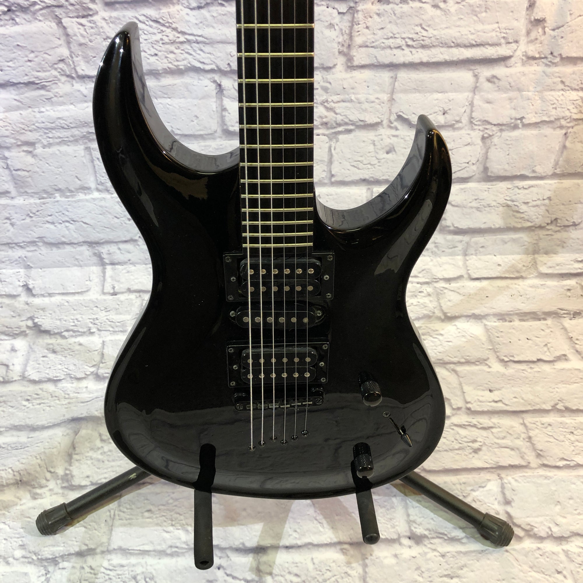 Washburn WM10 Black Electric Guitar - Evolution Music