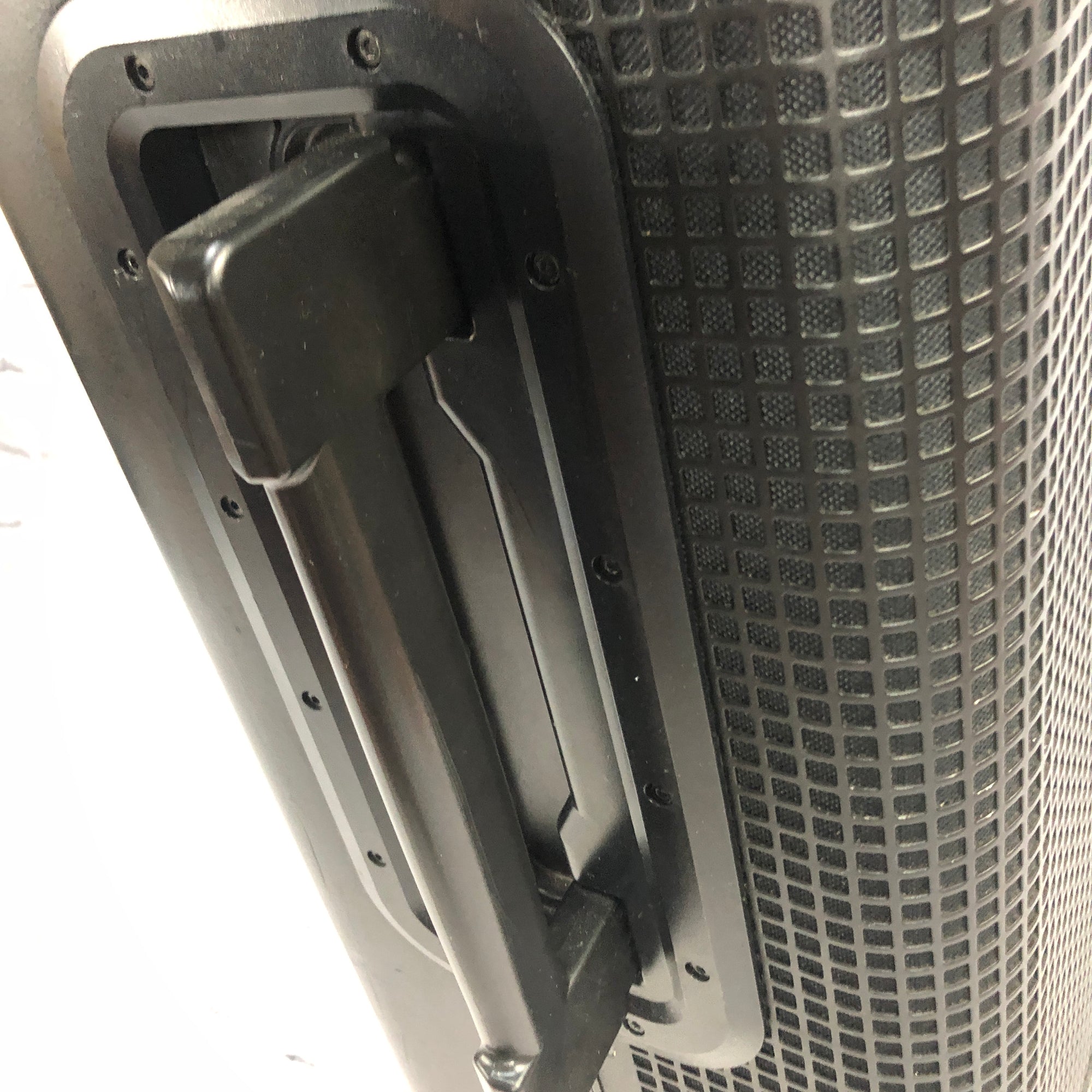 Line 6 L3T 3-Way Powered PA Speaker