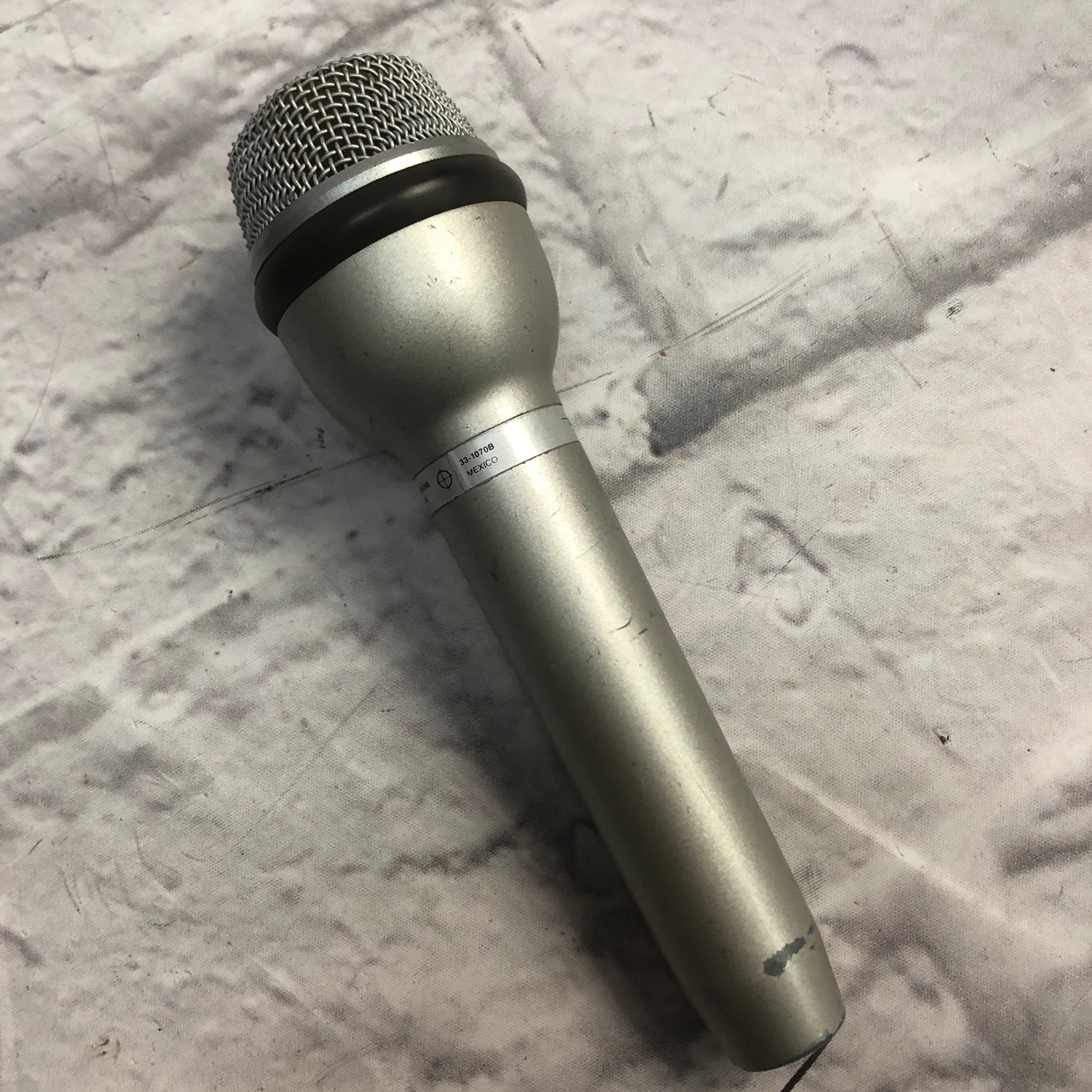 Realistic 33-1070B Dynamic Microphone