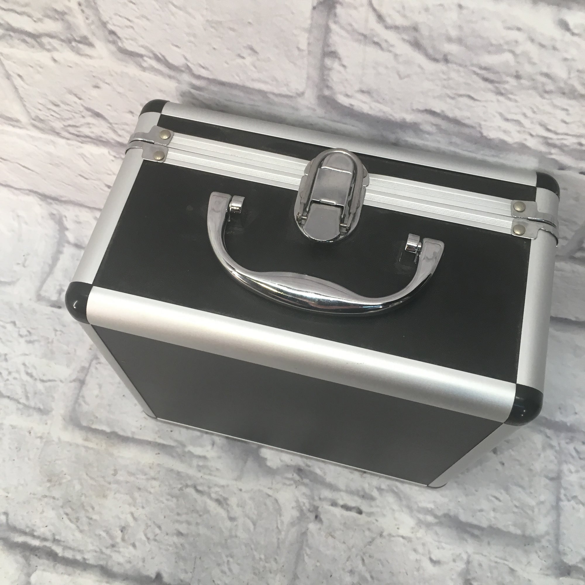 AKG Perception 420 Condenser Mic w Shockmount and Case