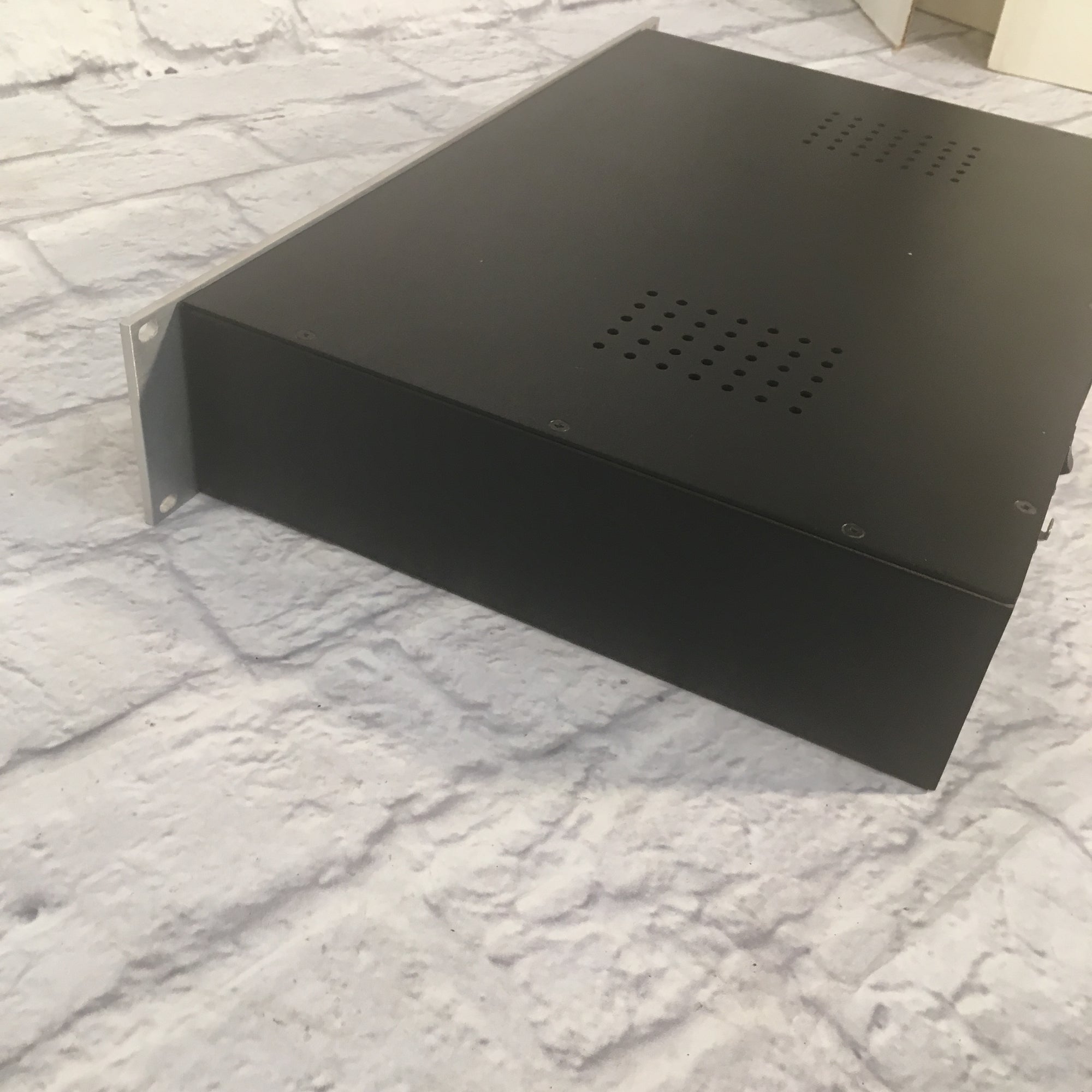 Universal Audio 2-1176 Stereo Compressor Limiter