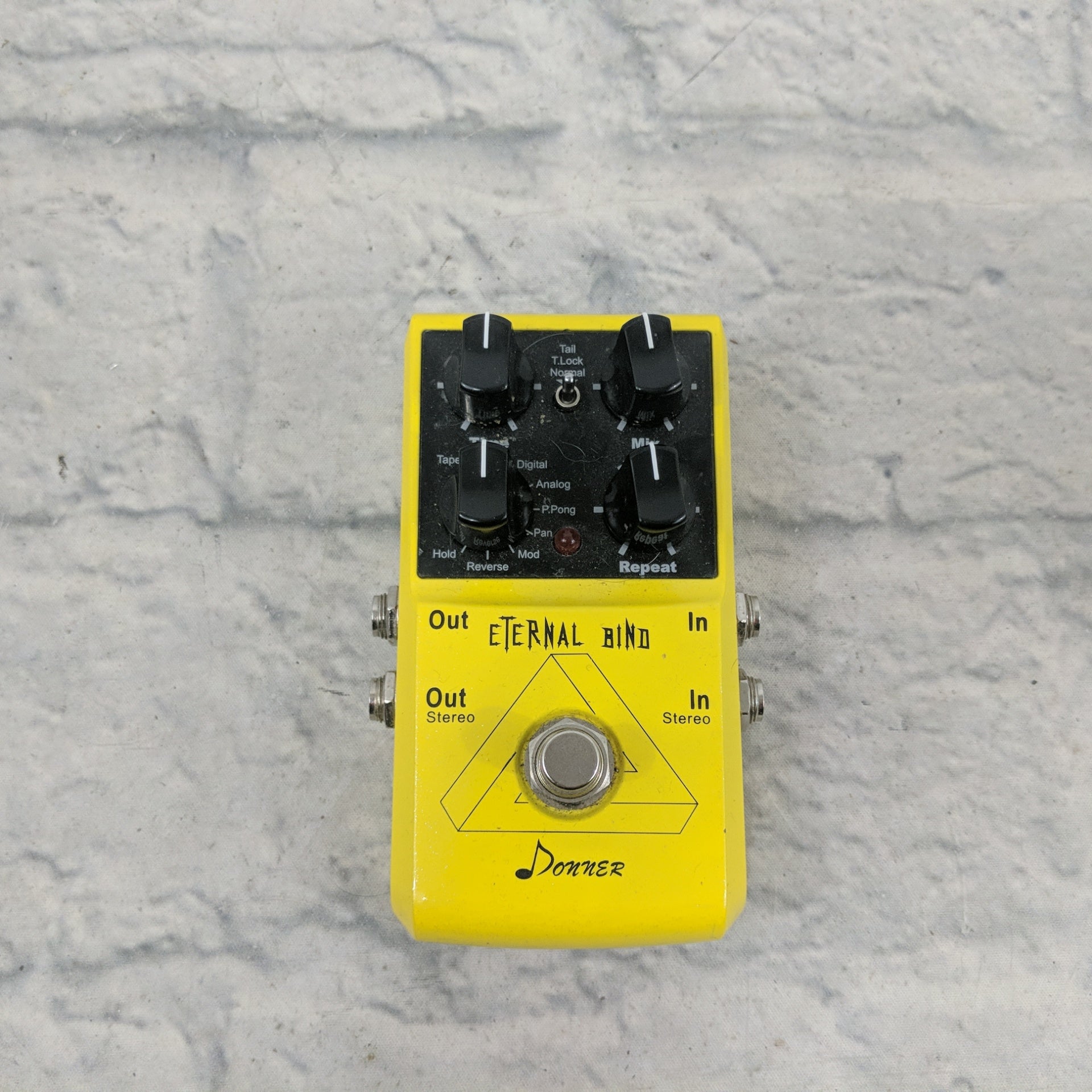Donner Eternal Bind Delay Pedal