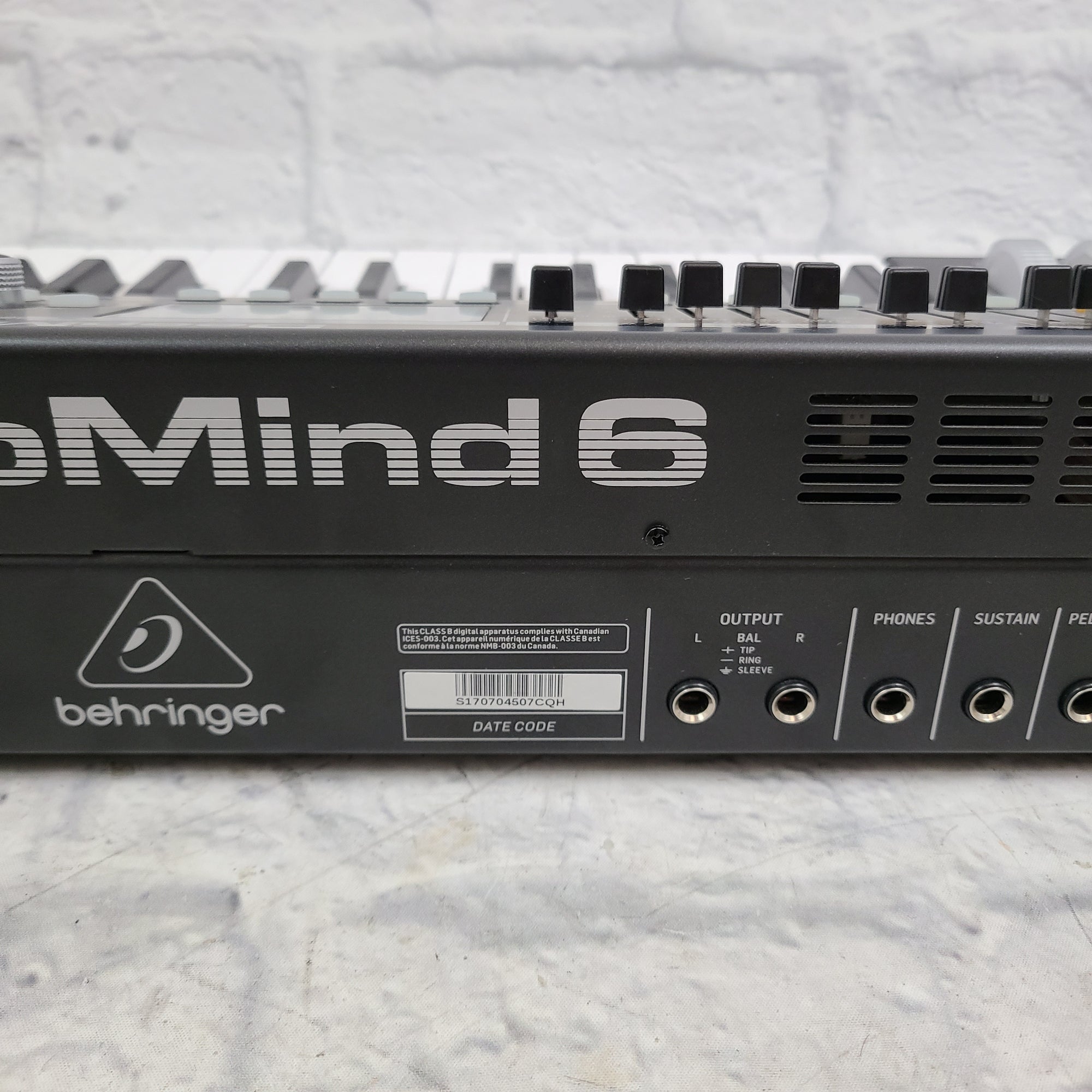Behringer DeepMind 6 Analog Synth