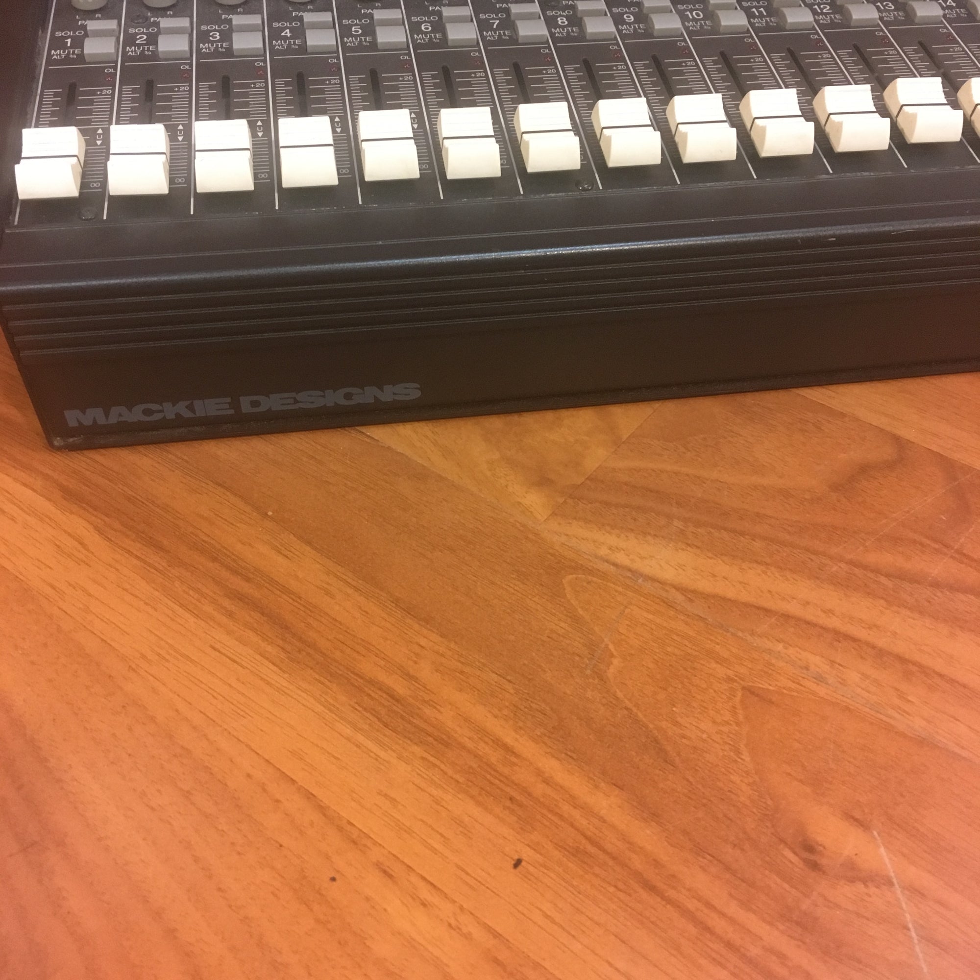 Mackie CR-1604 16 Channel Mic Line Mixer
