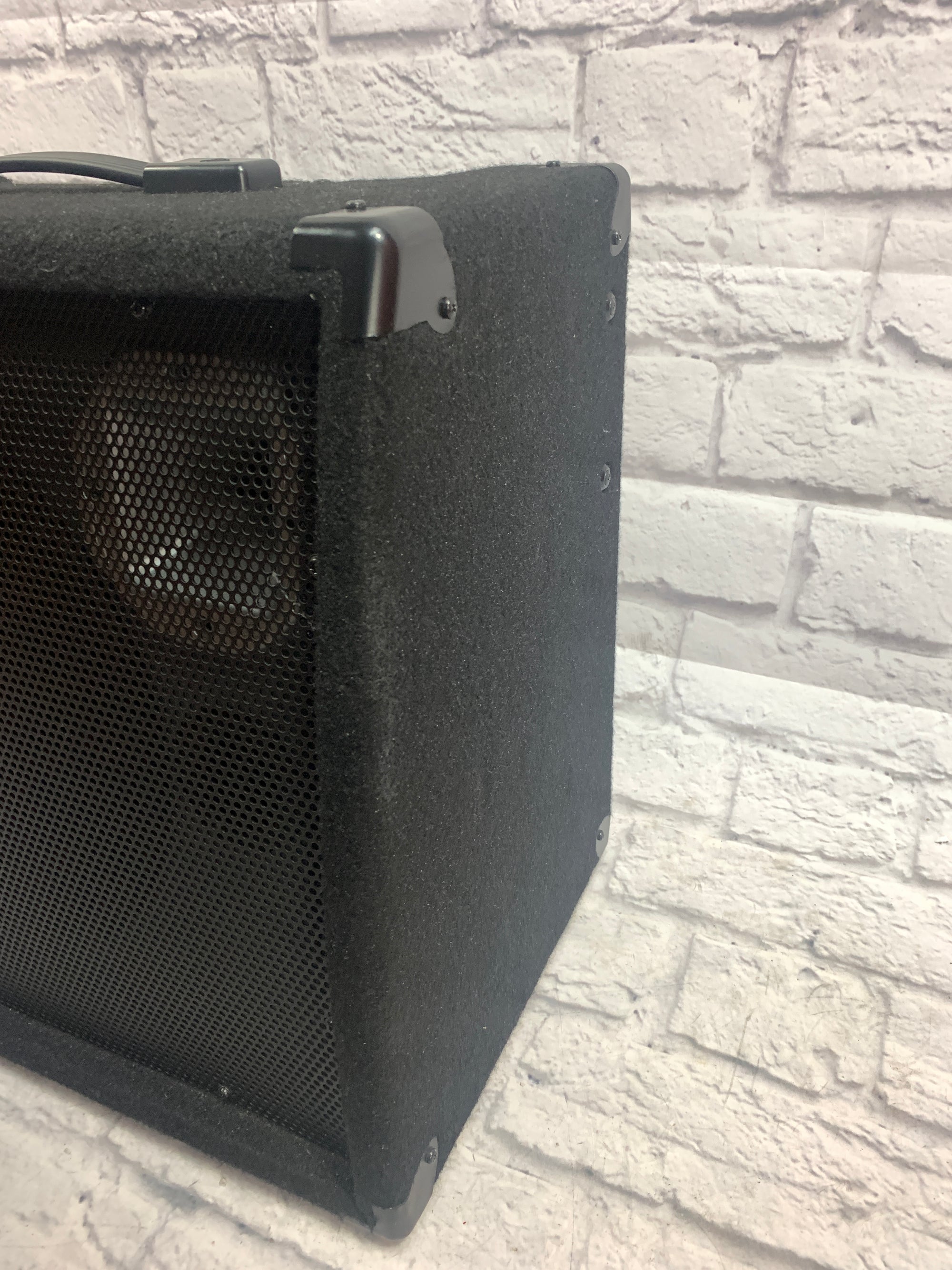 Behringer K900FX 90W Keyboard Amp