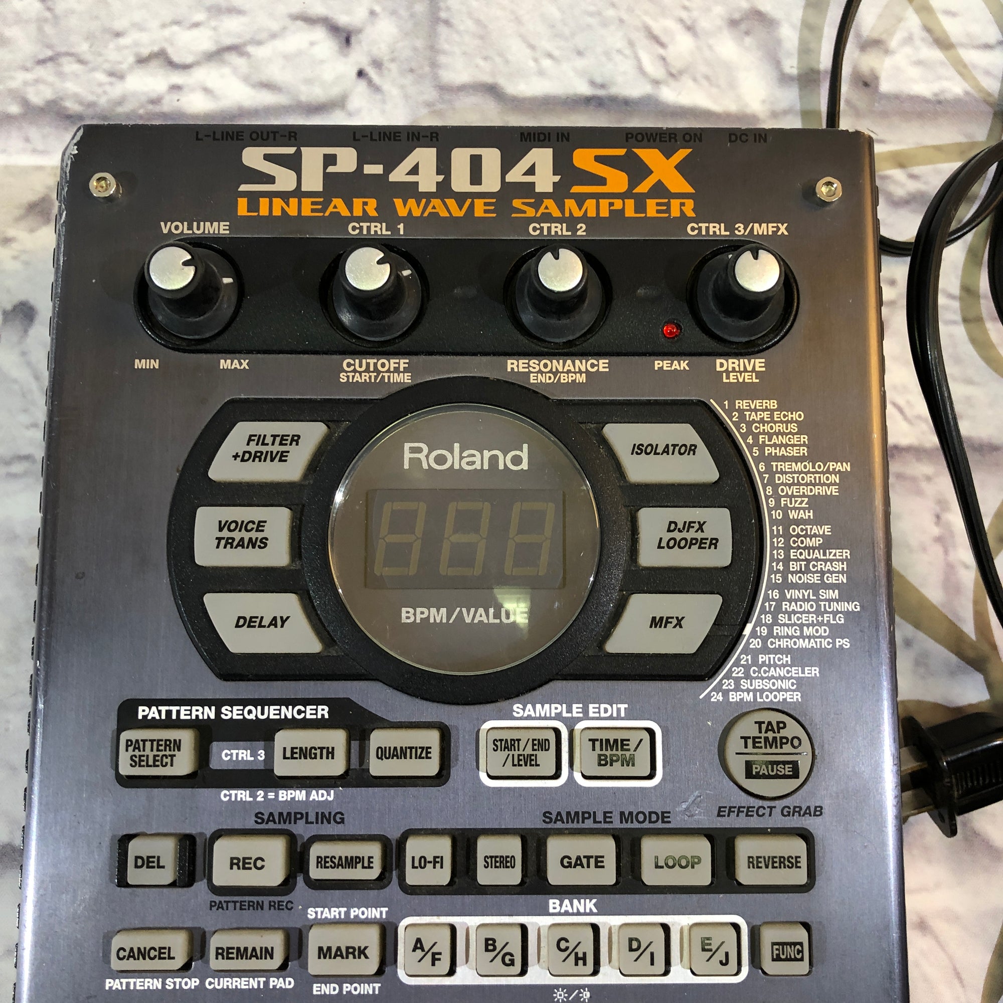 Roland SP-404SX Linear Wave Sampler w/ pwr supply - Evolution Music