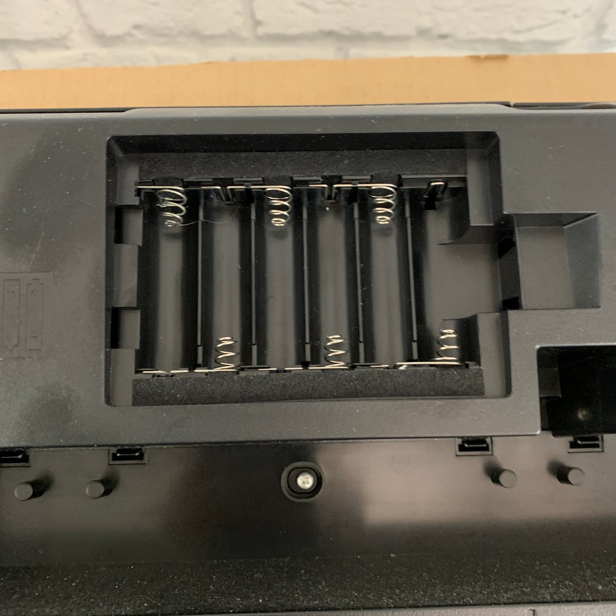 YAMAHA YPT260 61Key Portable Keyboard with Power Adapter Evolution Music