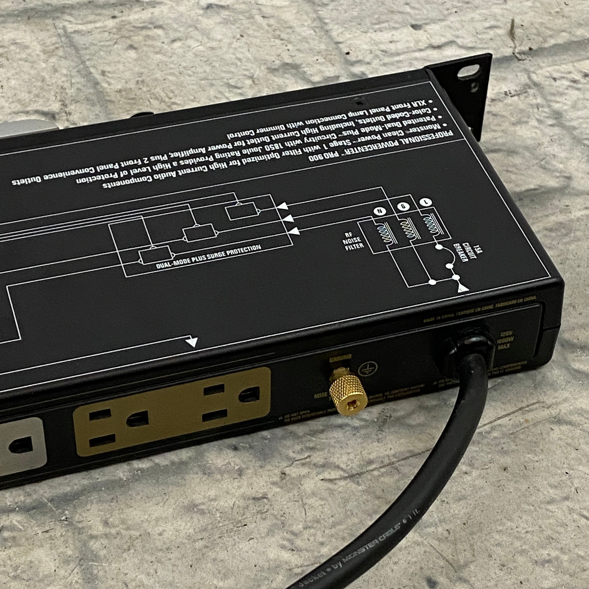 Monster Power Pro 900 Power Conditioner