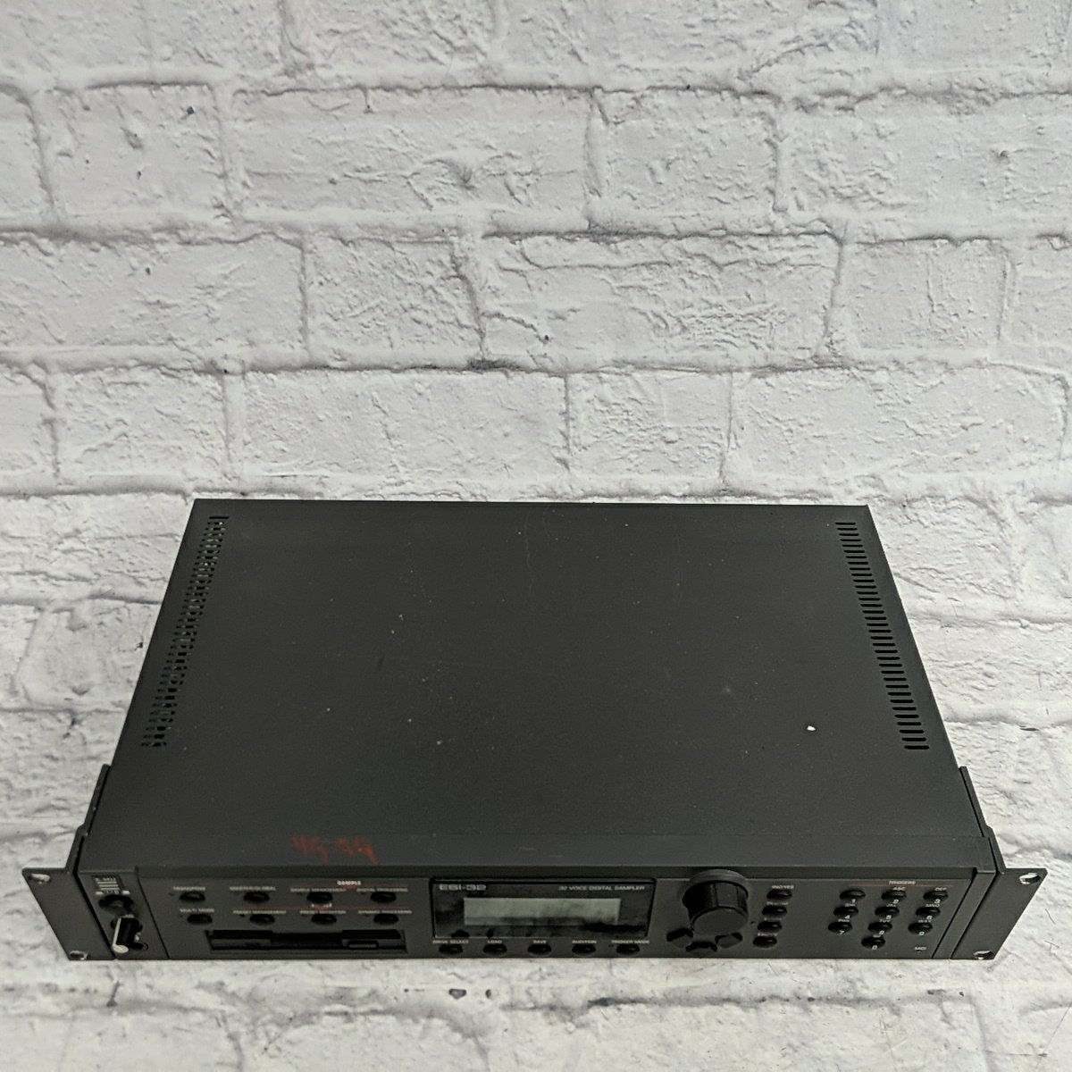 EMU ESI-32 Rackmount Synth
