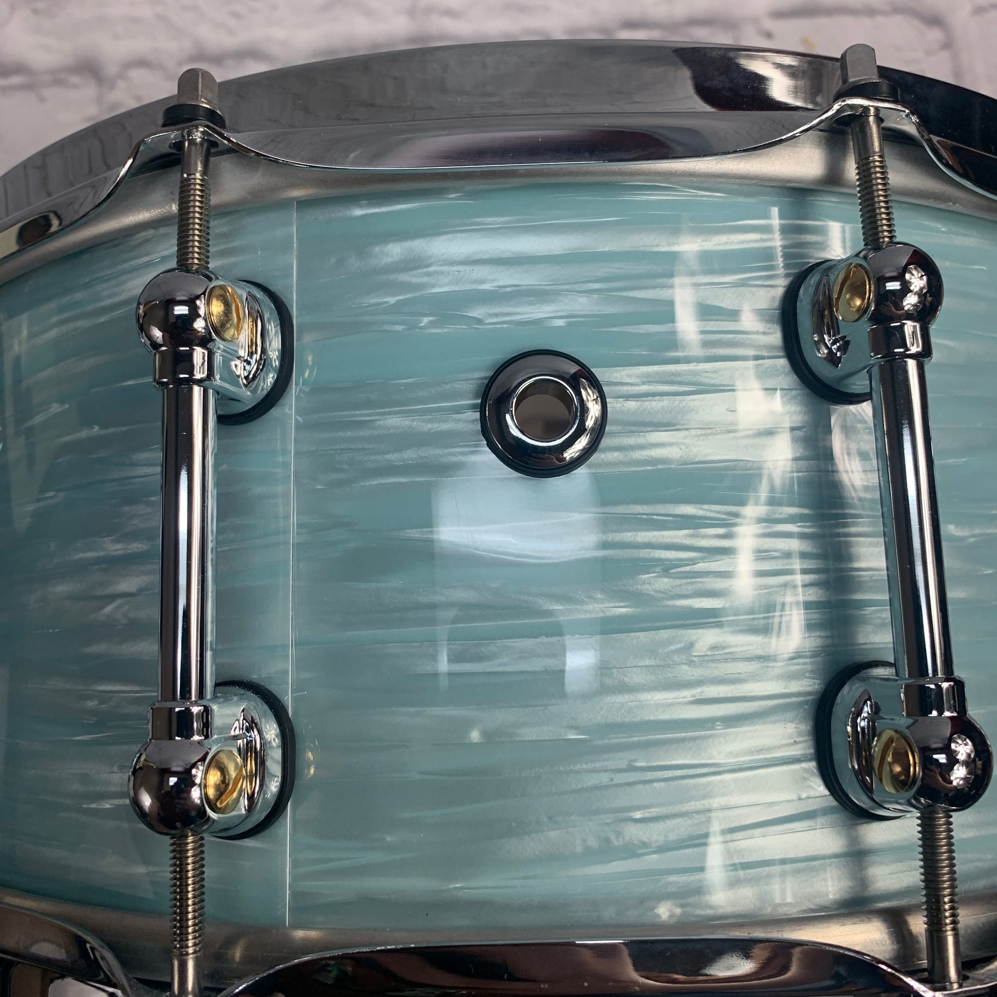 Pearl Masters Maple Reserve Music City Custom Ice Blue Oyster Snare