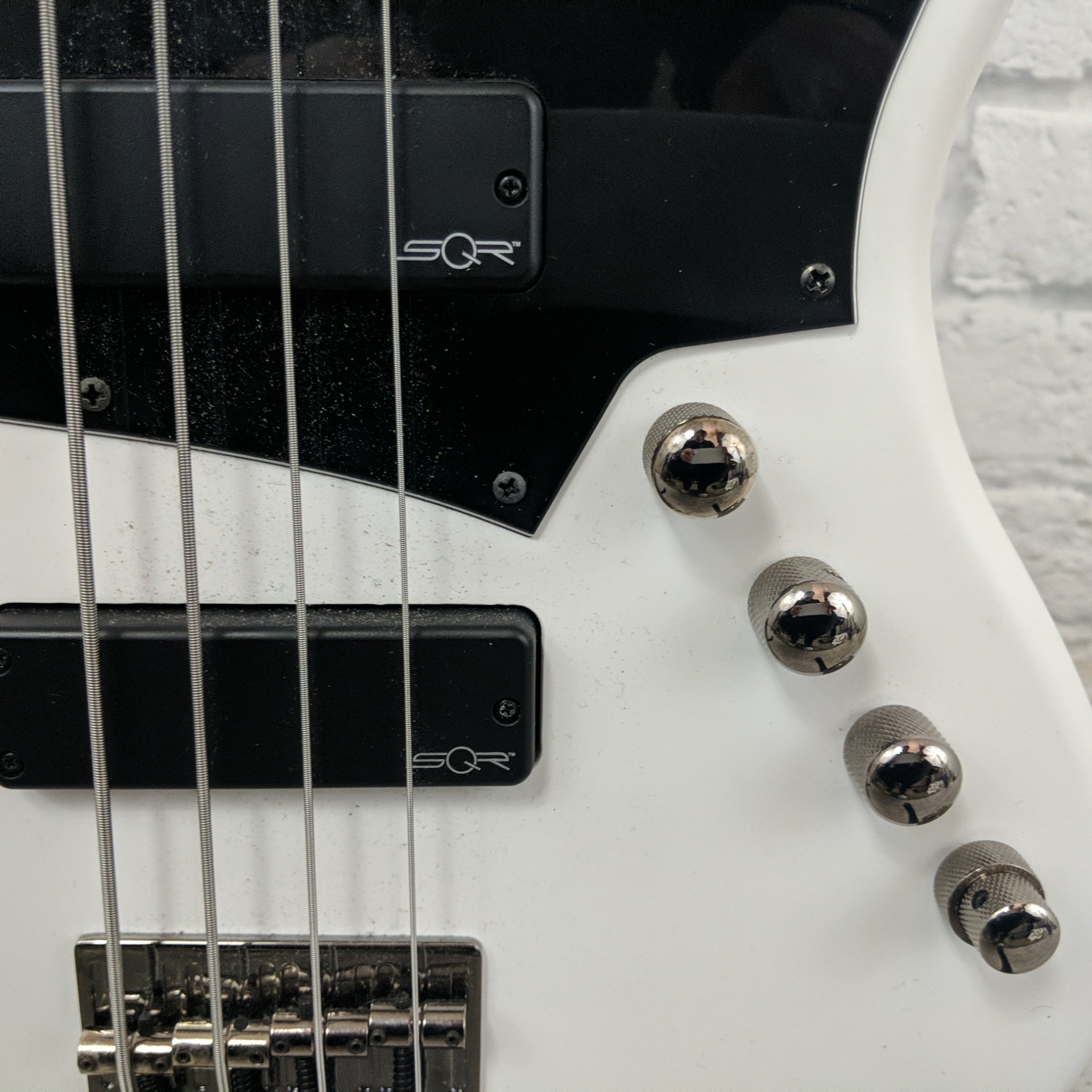 Squier Contemporary Active Jazz Bass HH Maple Fingerboard Flat White