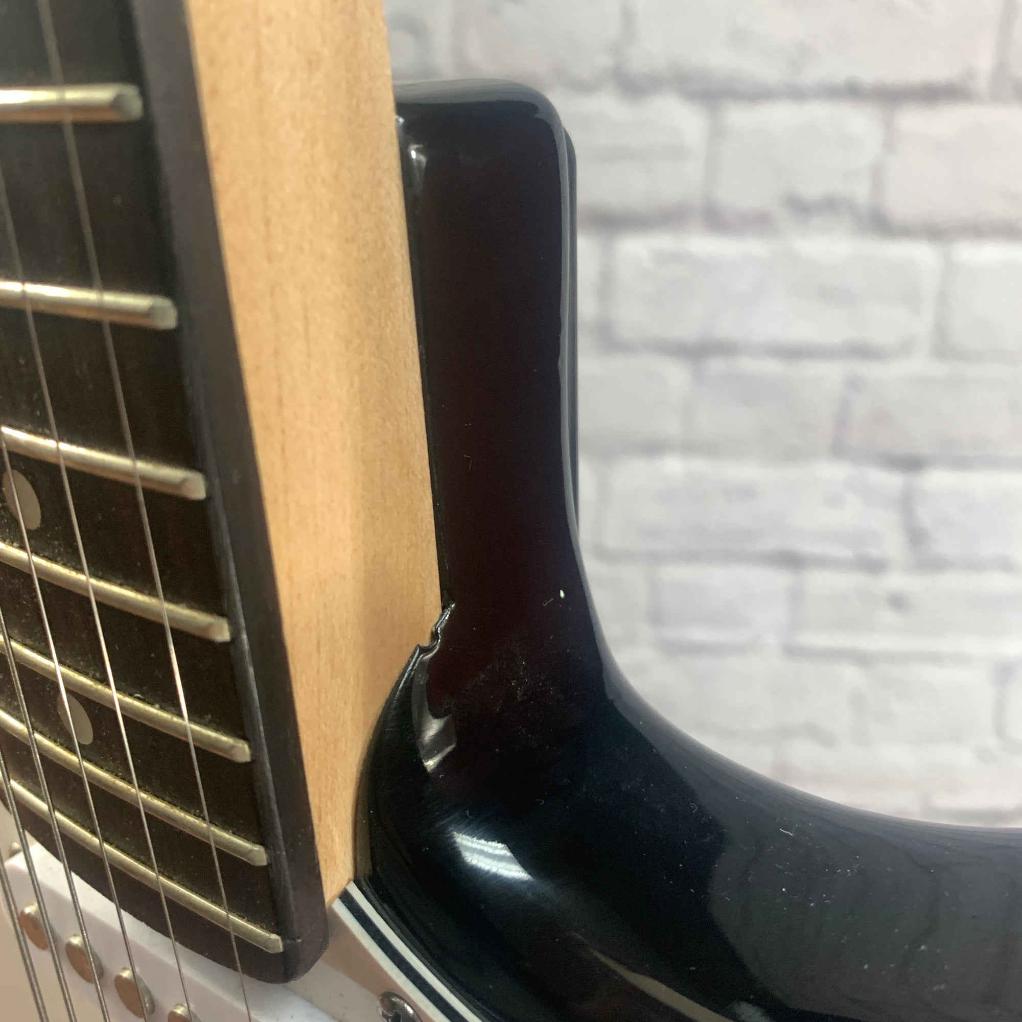 Peavey Raptor PLus Solid Body Electric Guitar