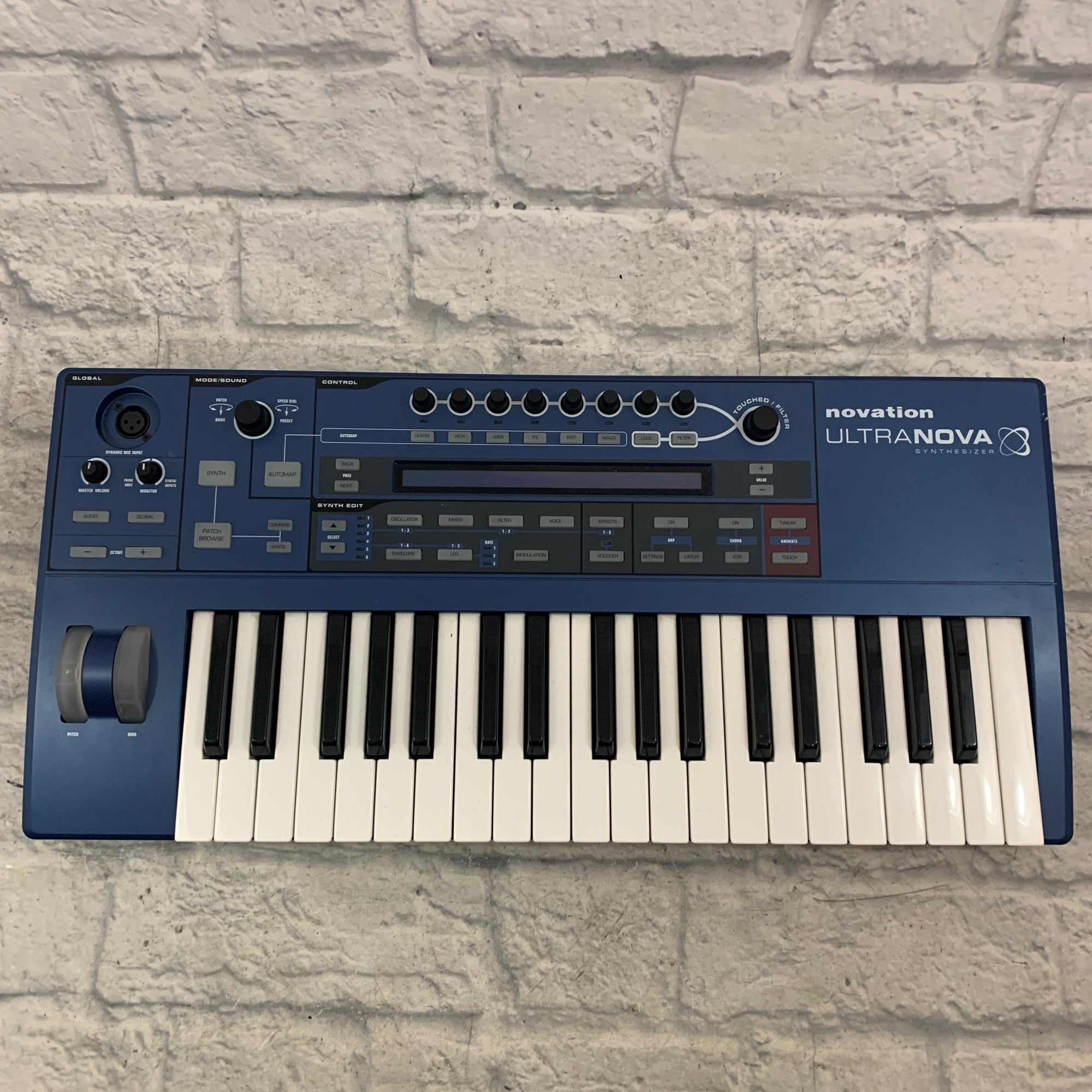 Novation Ultranova 37-Key Digital Synth