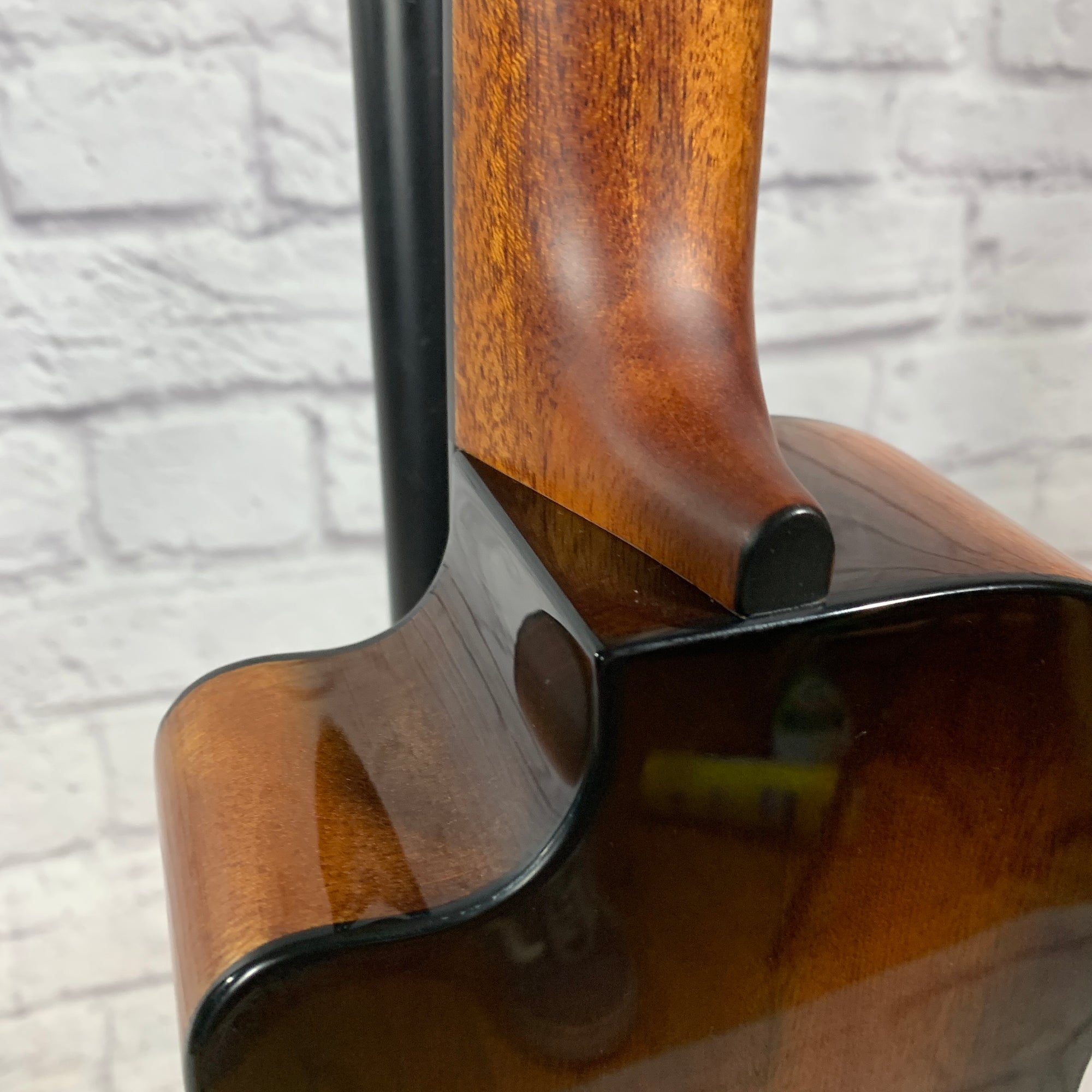 Breedlove Pursuit BO CE Ukulele