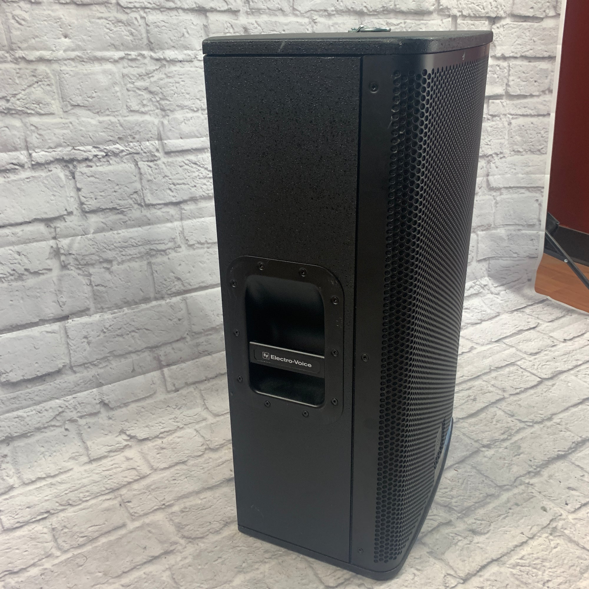 Electro-Voice ELX115 15 Powered Speaker